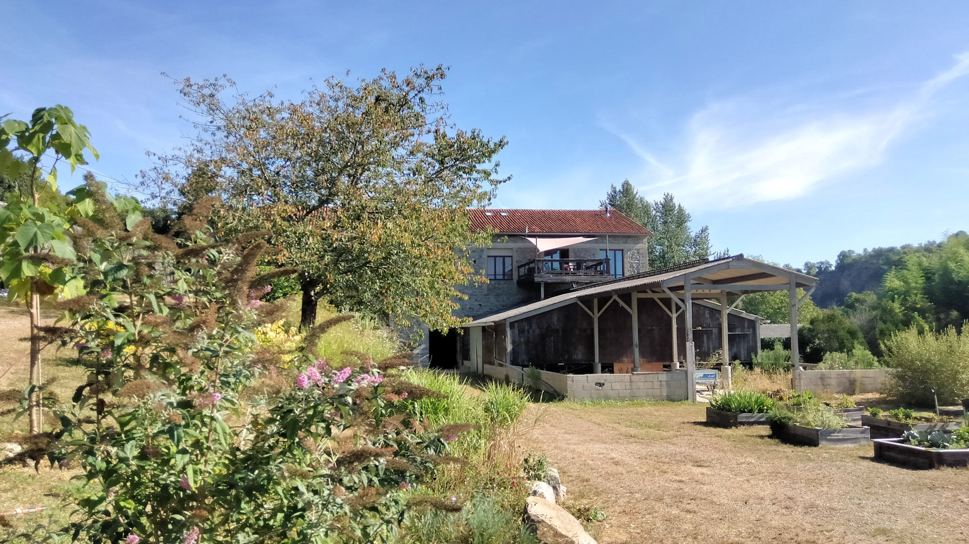 Old stone, Riverside, New York syle Loft ,4 Beds, 2.5 HA, Views, Outbuildings, Lessac (86)