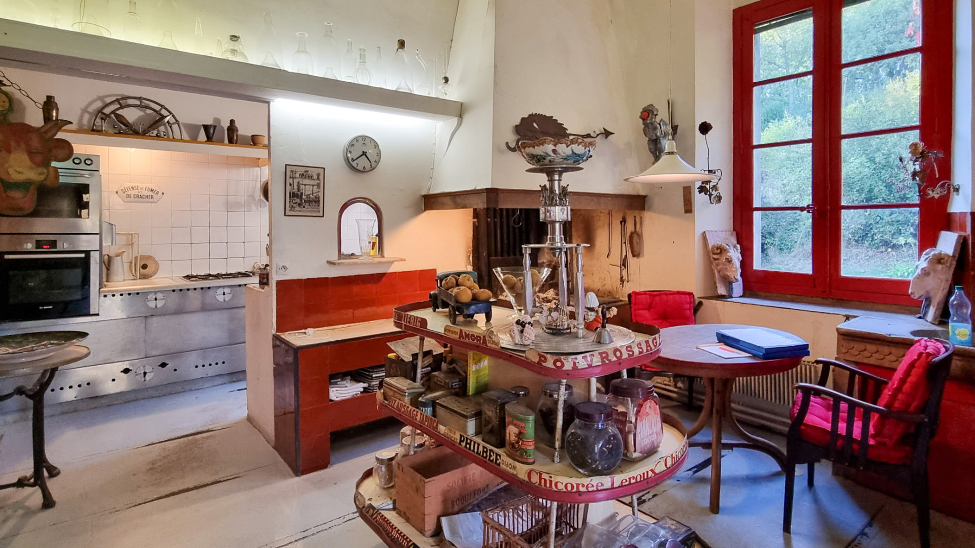 Fabulous converted stone paper mill. Huge potential and beautiful gardens. Numerous outbuildings