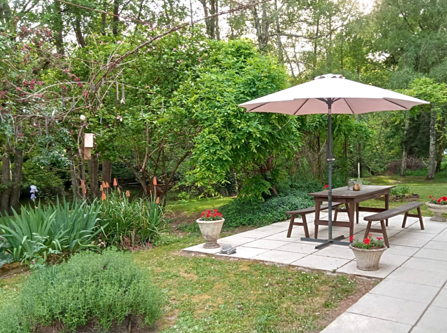 Riverside Village House, 4 Bedrooms , River Views, Barns, Water Sports