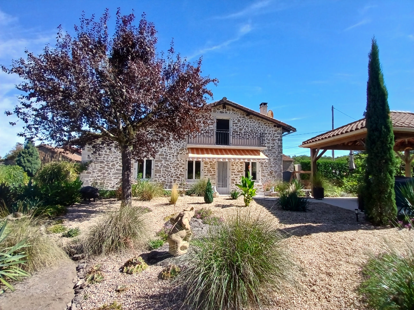 House in Busserolles - view 1