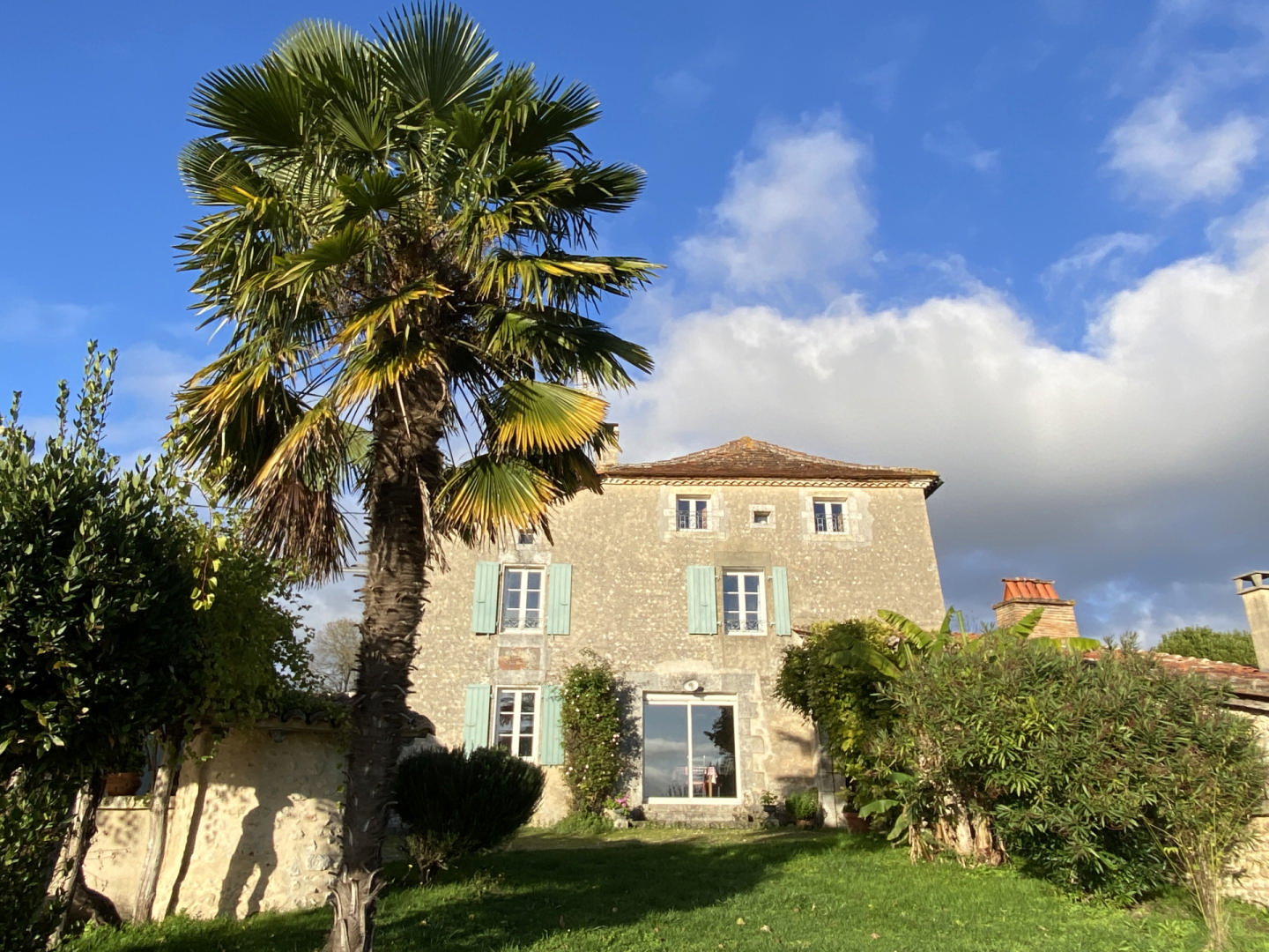 Country house with outbuildings and heated swimming pool