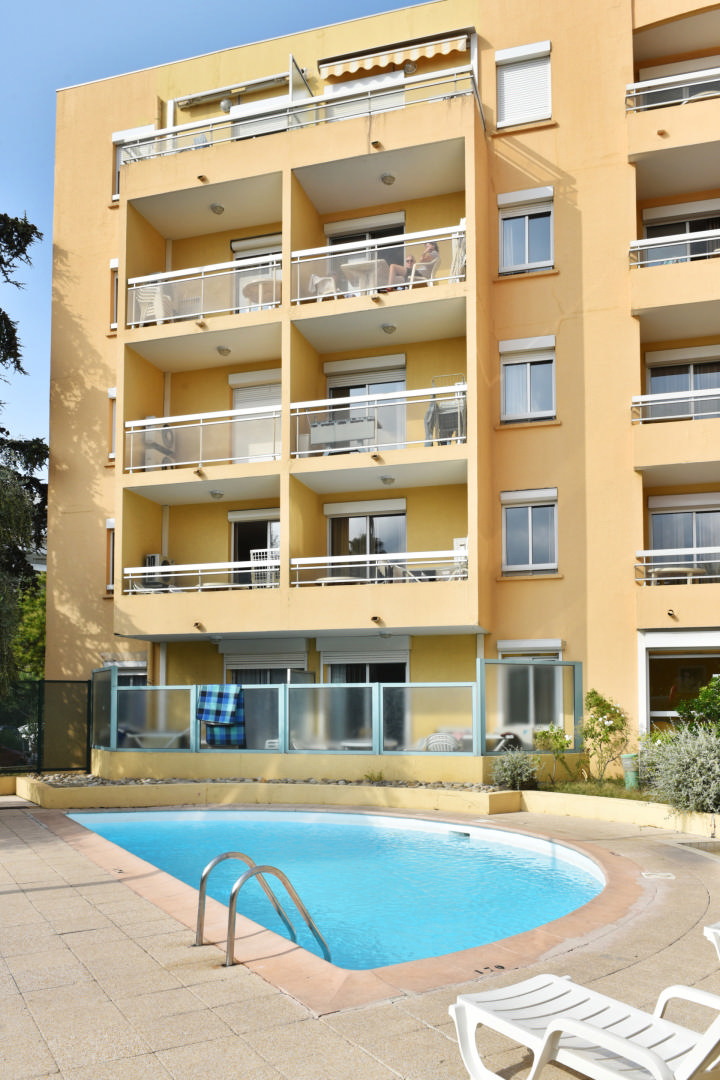 Apartment in Antibes - view 1