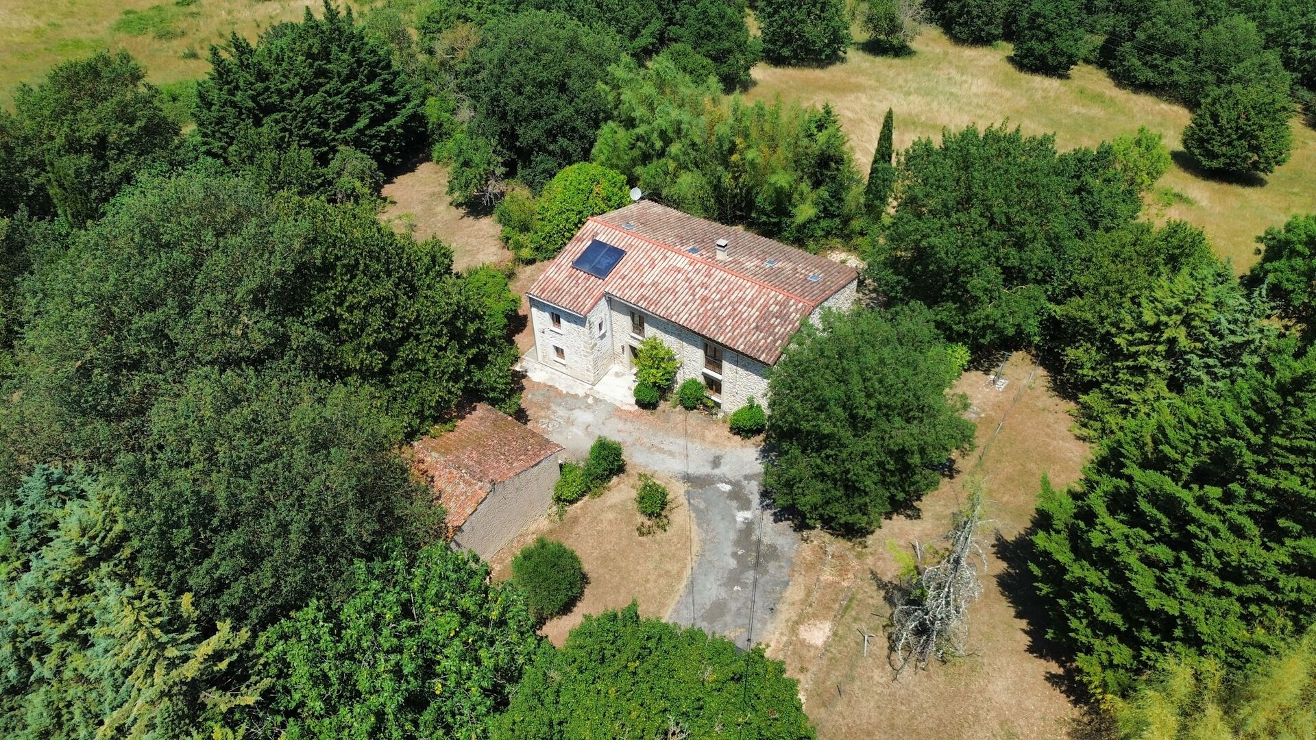 House in Saint-Gauderic - view 1