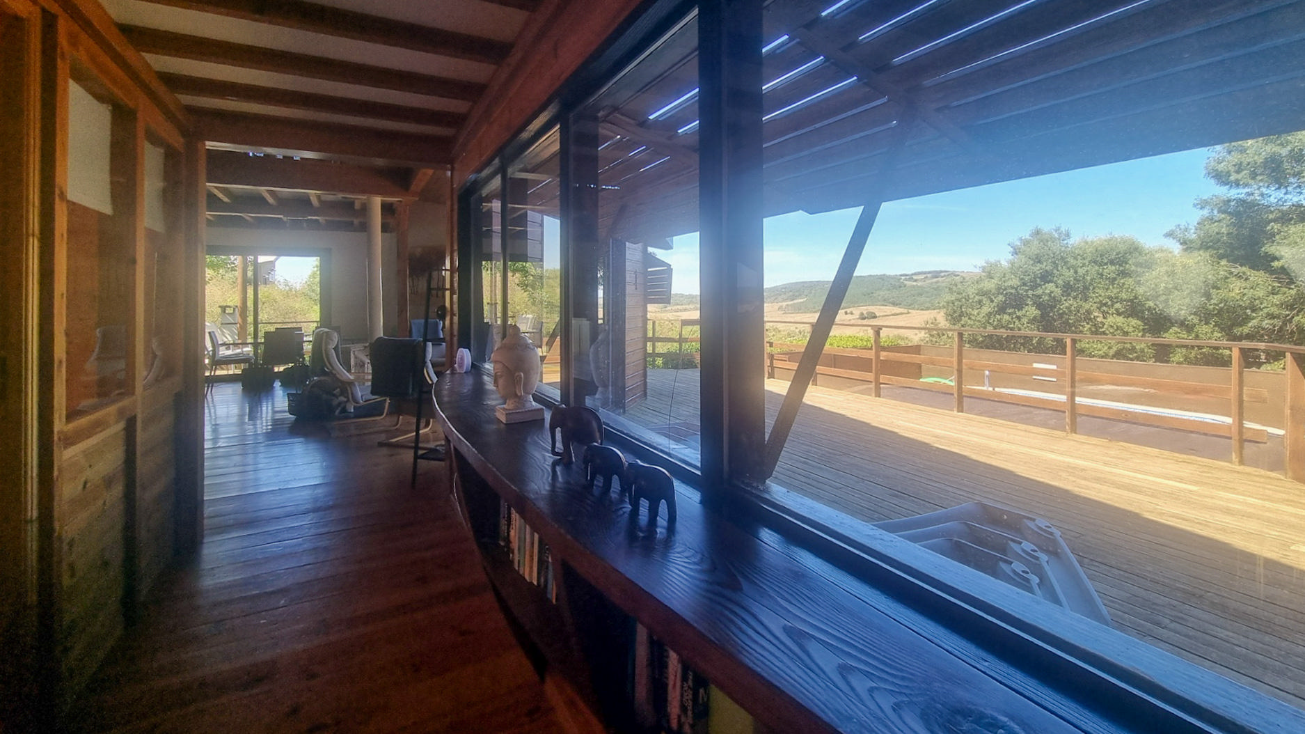 Charming Bespoke 4 bedroom Wooden Home in a Peaceful Woodland Setting. Stunning Mountain Views
