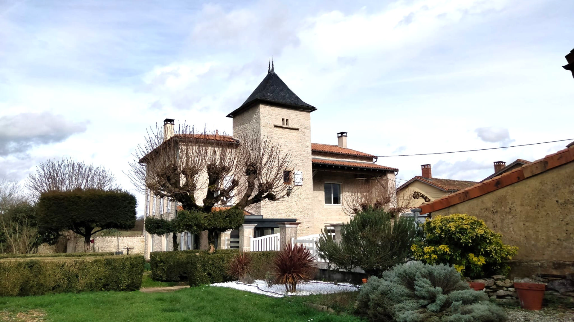 Historic Logis, dating from 16th century, Near Verteuil sur Charente