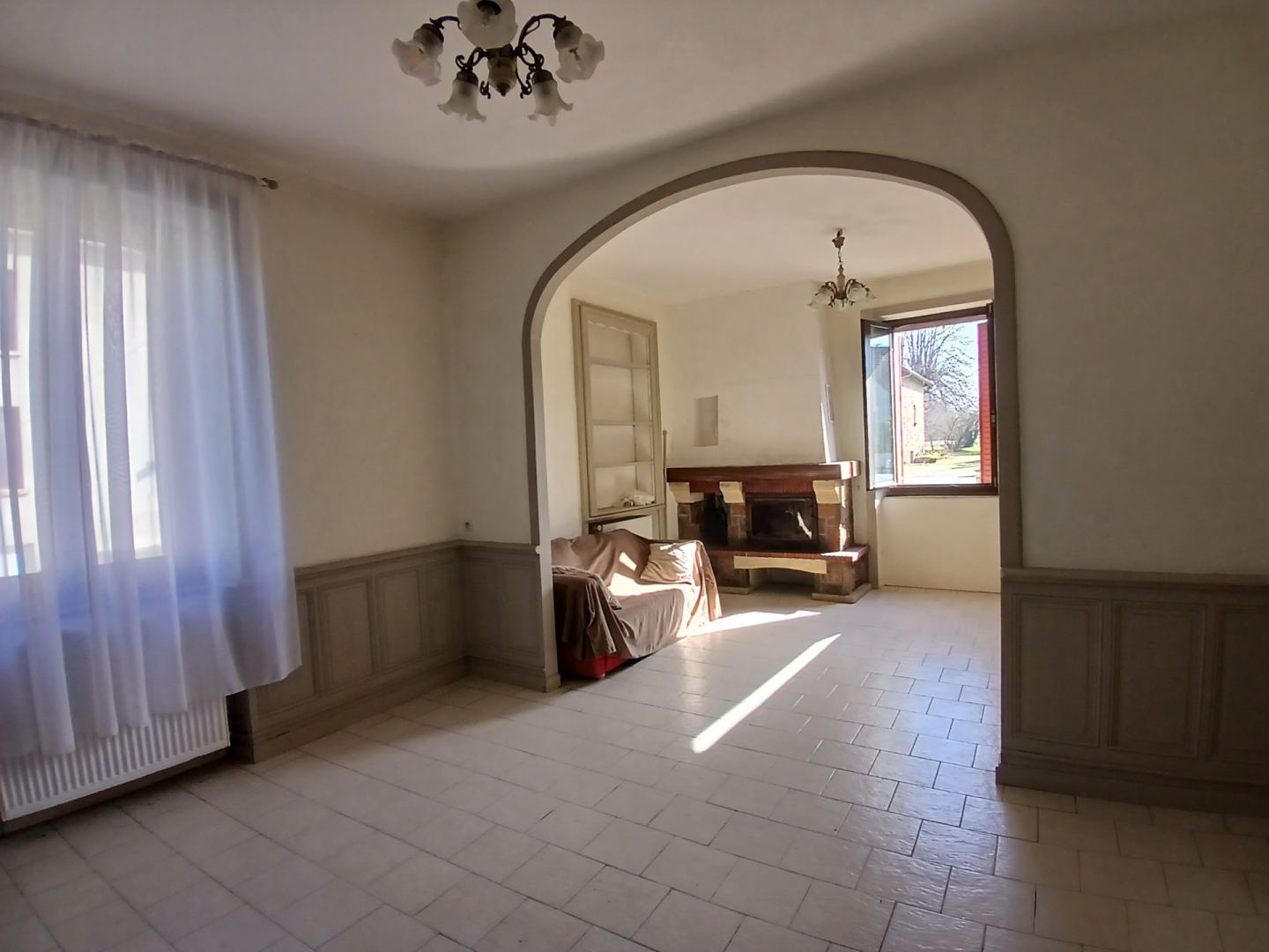 Enormous house for sale with character. Possible B&amp;B, Hotel or Restaurant. Garden and Garages