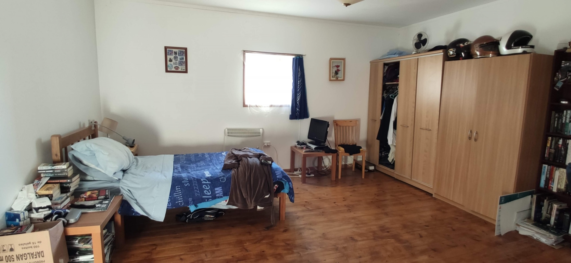 Farmhouse 3 bedrooms, guest house, outbuildings and garden, Chef Boutonne