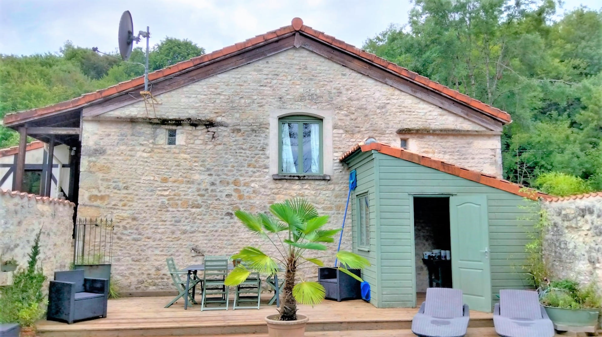 Secluded Old Stone Mill, Barn, Pool - Nr Mansle