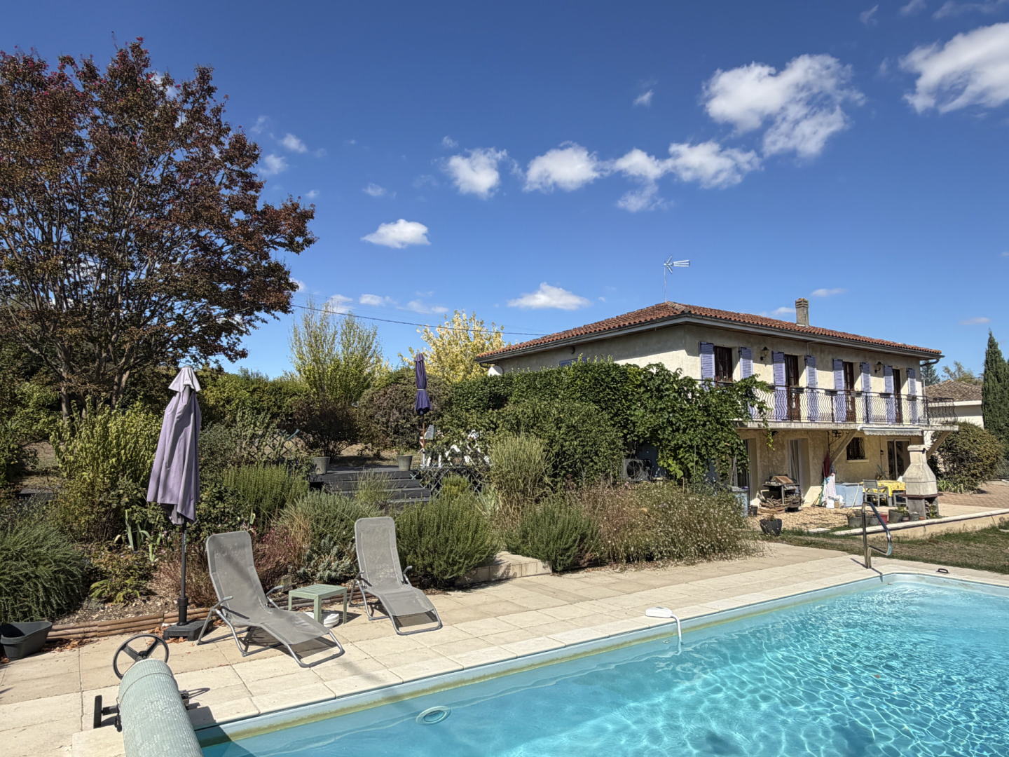 House in Saint-Romain - view 1