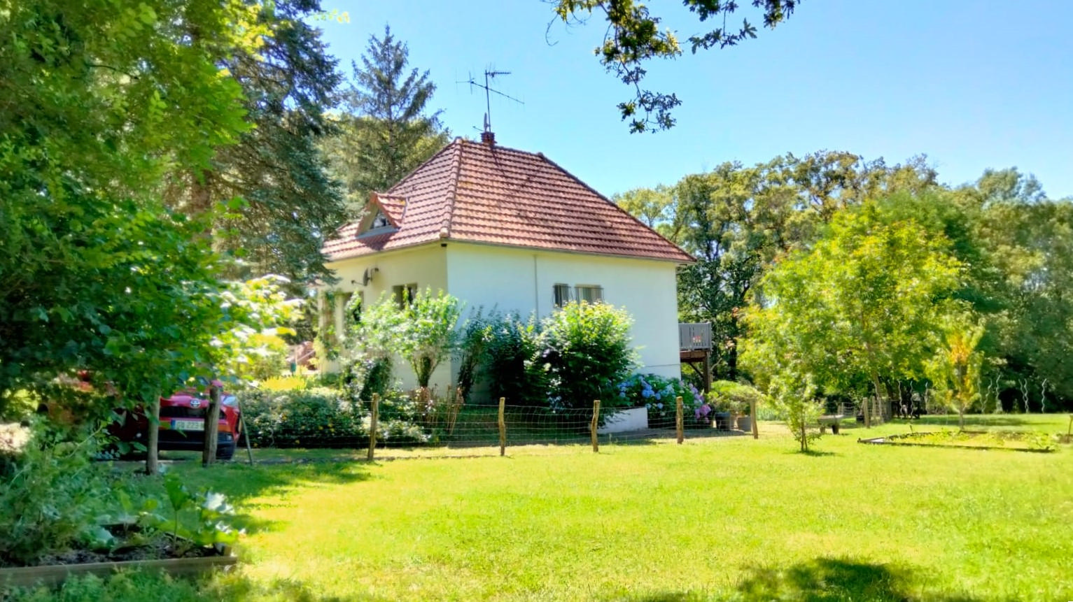Country House 5 beds, Views, Gîte, Outbuildings, Fishing Stream