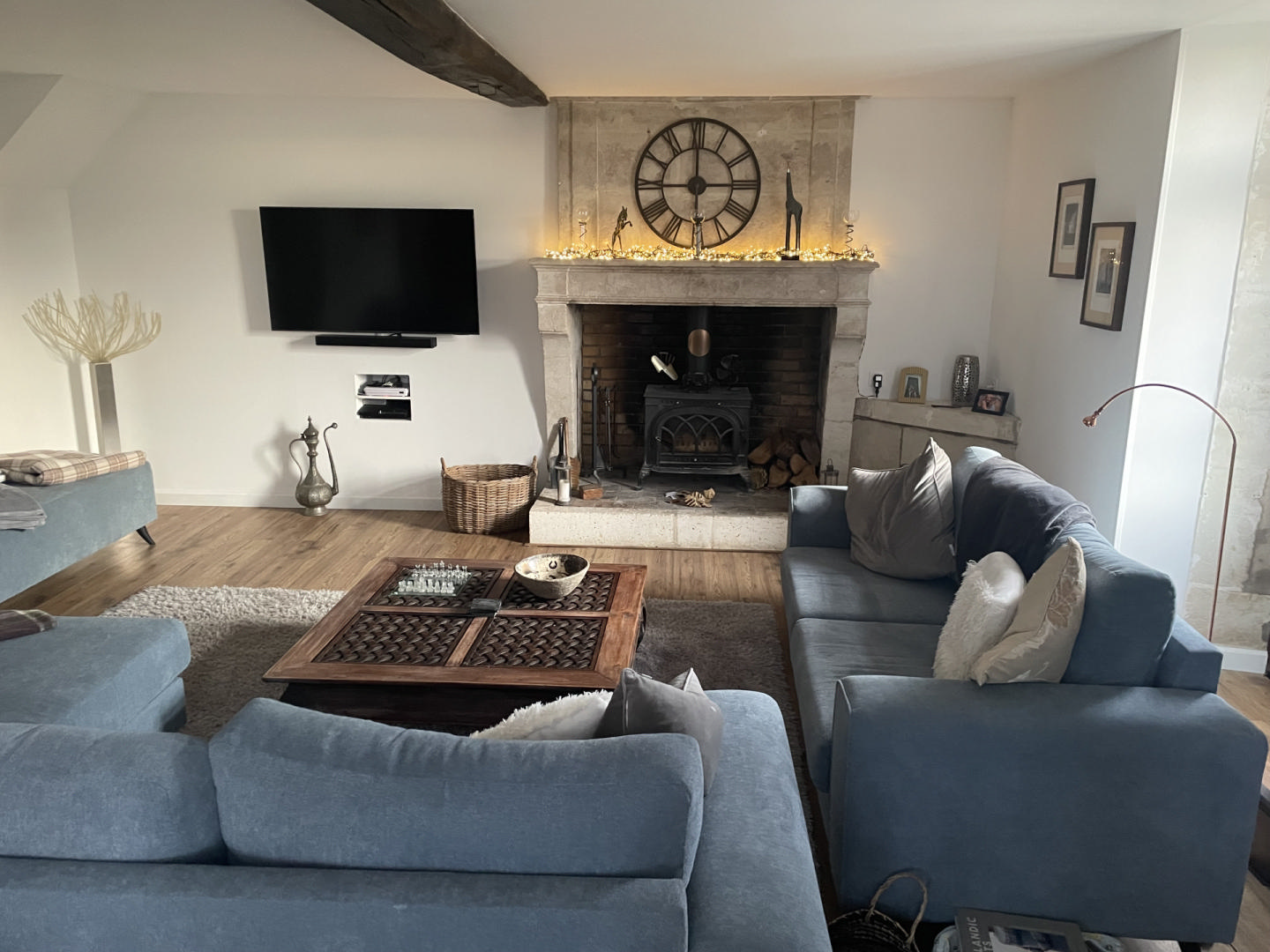 Country house with swimming pool. No neighbours. Close to Aubeterre sur Dronne.