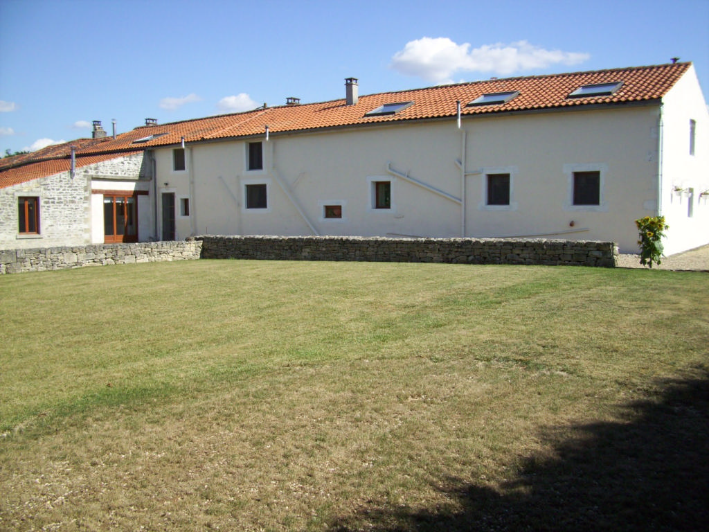 4 bed house, 2 gites, land, outbuildings. Fontaine Chalendray, Charente Maritime
