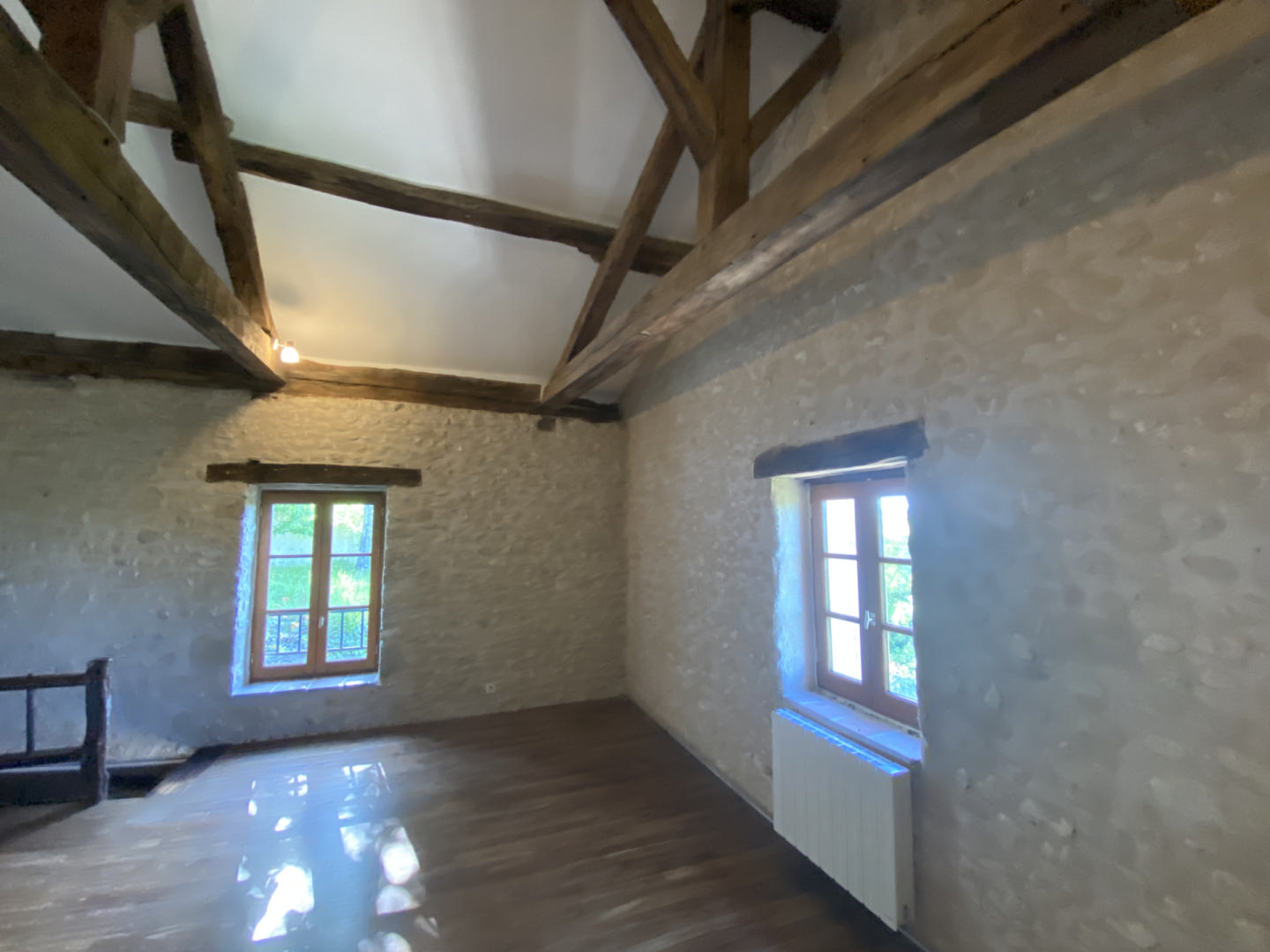 Village house. Three bedrooms, two living rooms, garden. Exceptional view.