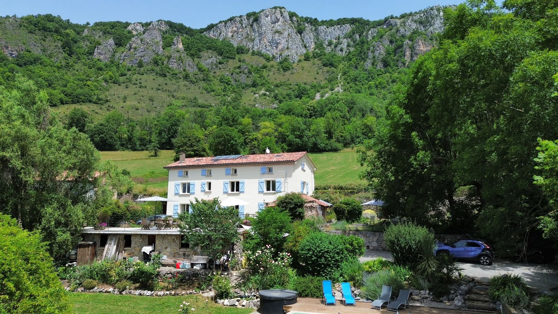 Idyllic 5-Bed Country Home with Guest Cottage, Pool &amp; Breathtaking Pyrenees Views
