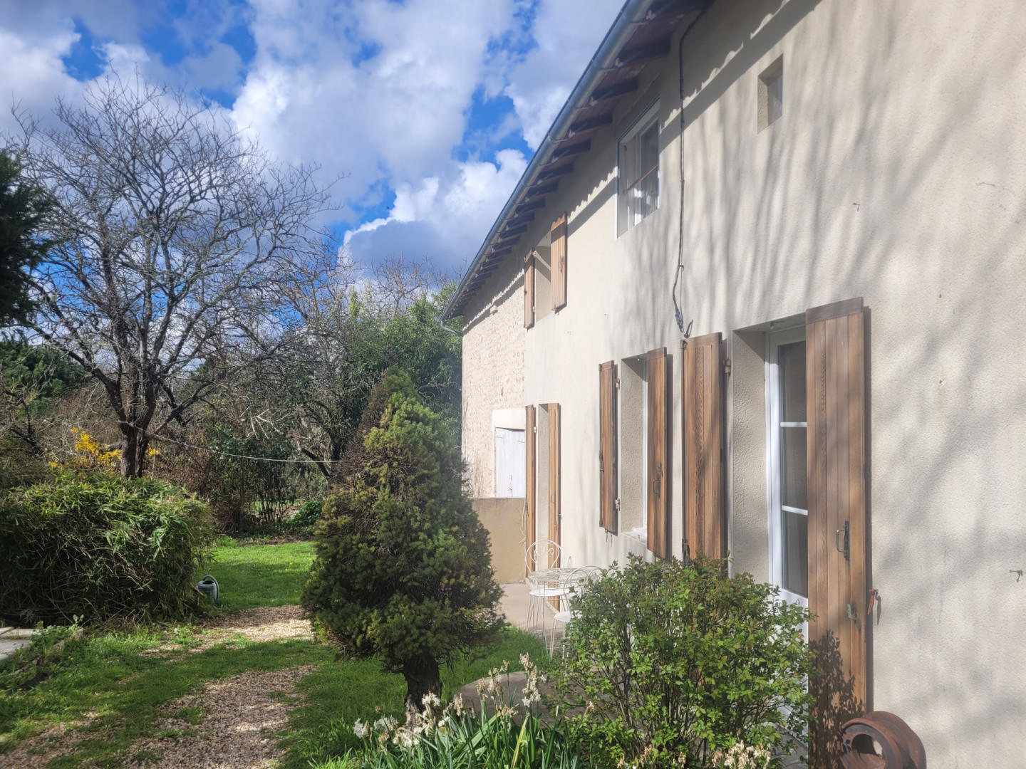 Pretty, south-facing detached village house, near Chalais, South Charente.