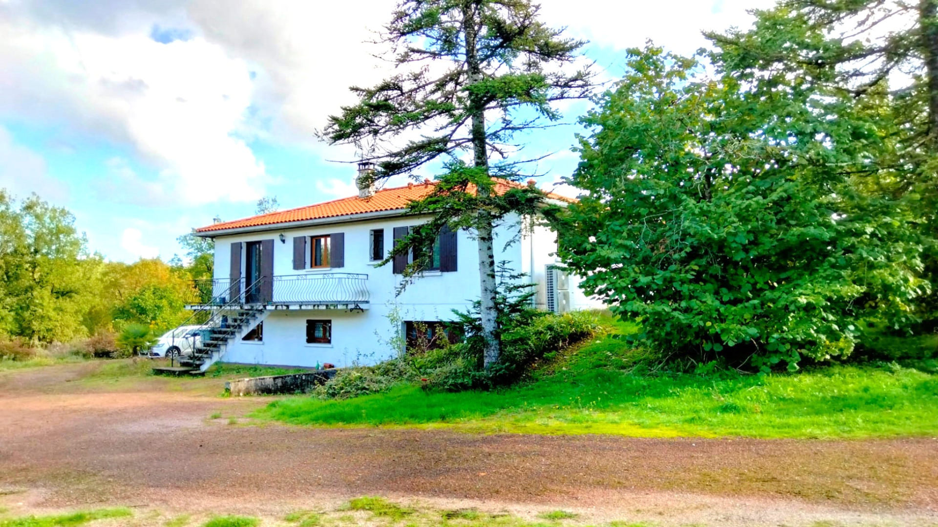 Village House, Views, Gîte, Pool, 1.3 ha, Charente