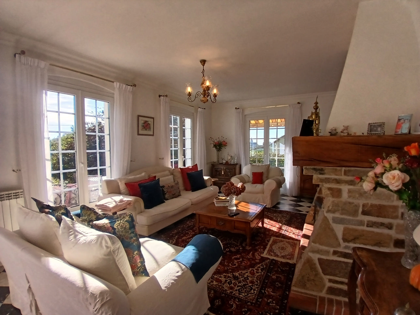 Beautiful 4 bed Périgourdine house for sale with breaktaking views over the countryside
