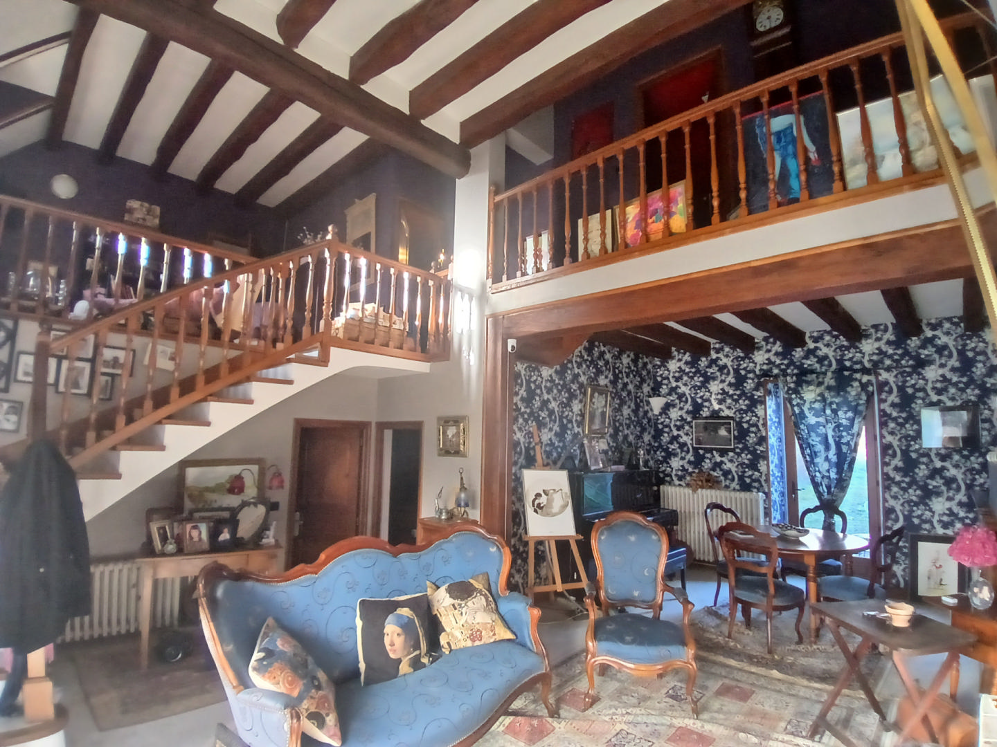 Character stone house with studio apartment, garage and garden for sale Dordogne