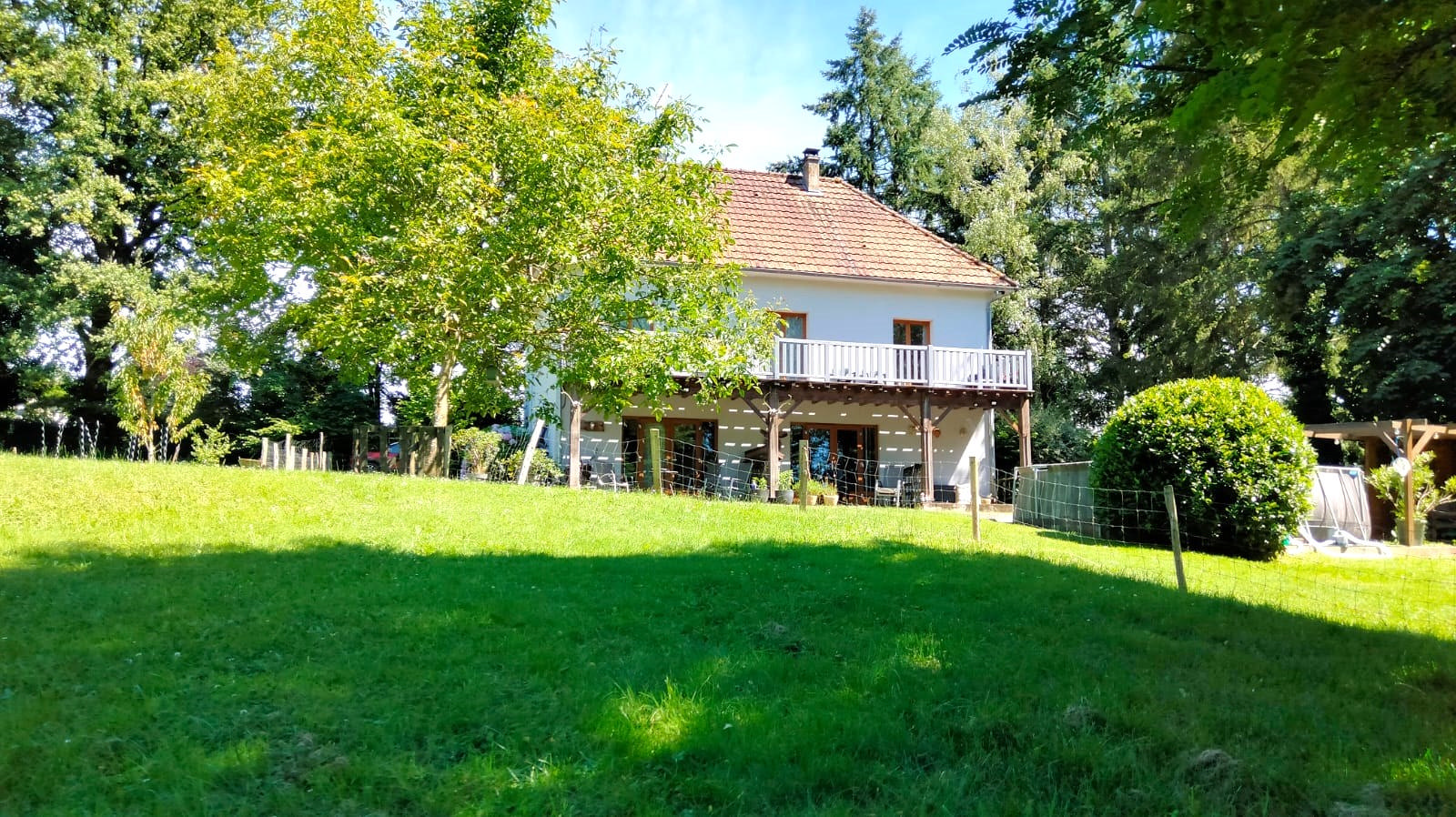 Country House 5 beds, Views, Gîte, Outbuildings, Fishing Stream