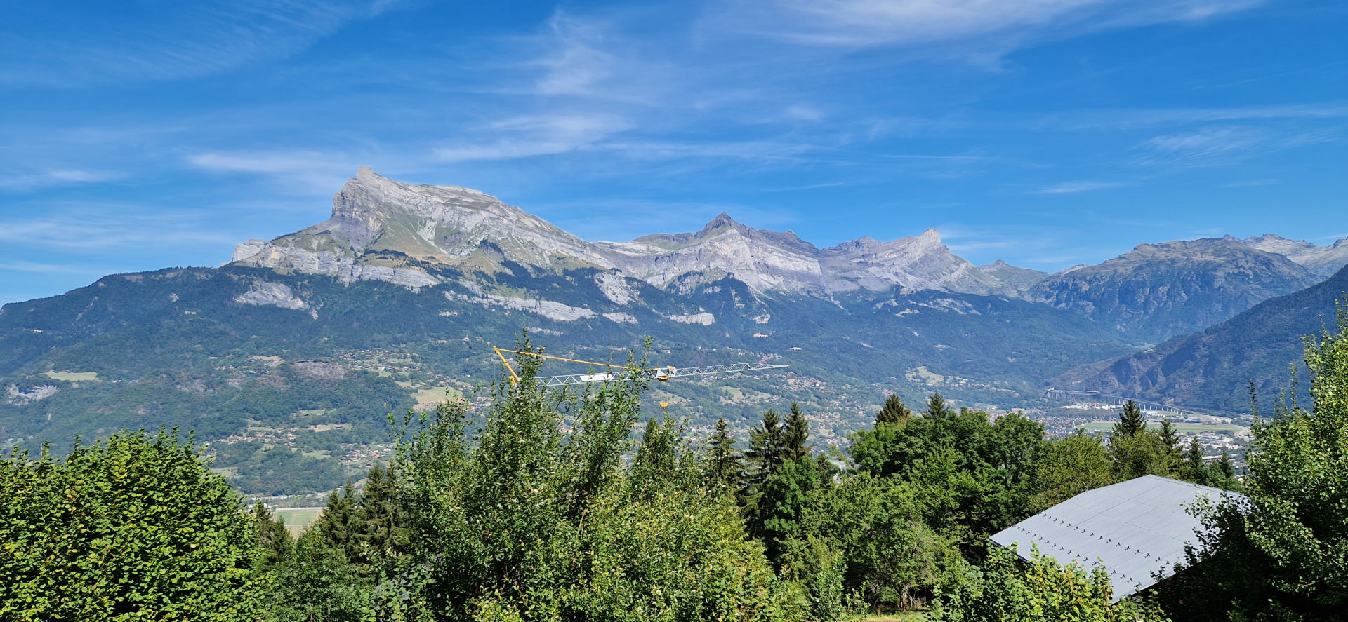 For Sale : 4 bedrooms Ski Chalet near COMBLOUX, Haute-Savoie