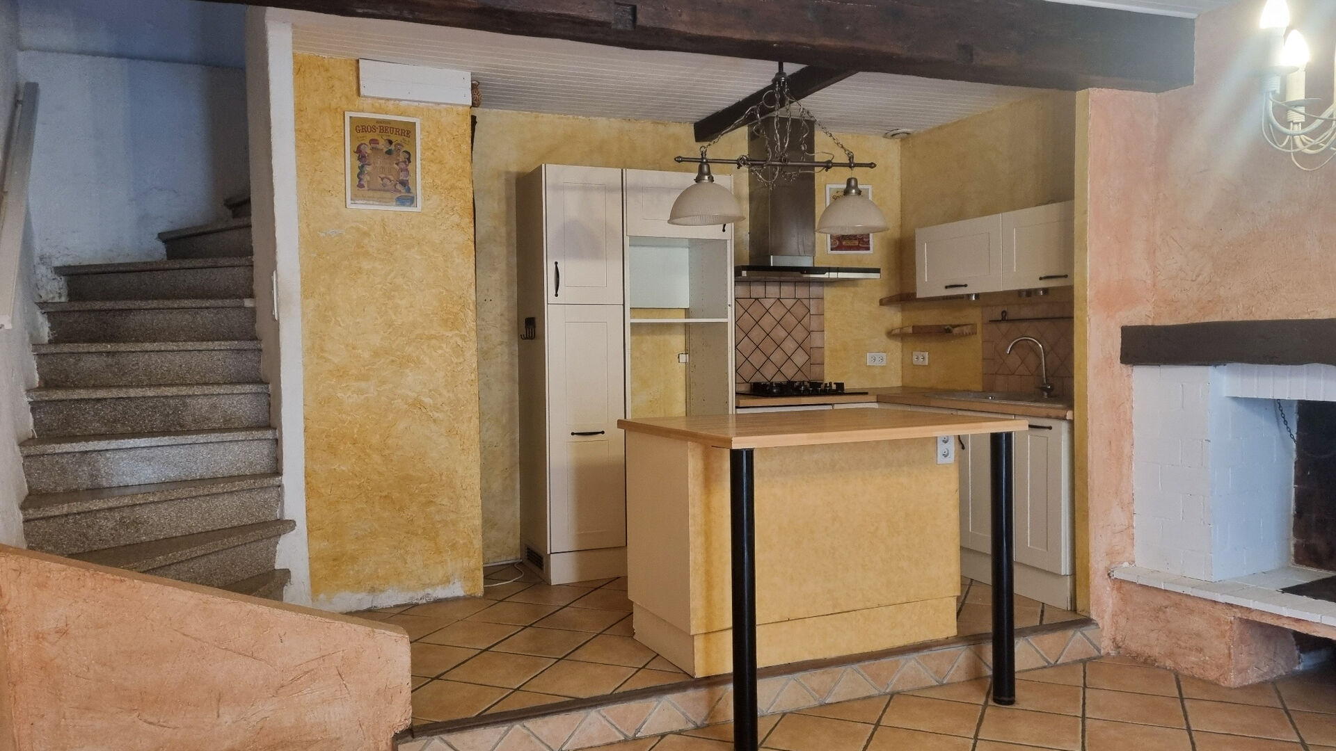 4-Bedroom Village House with Garage and Large Terrace with Panoramic Vineyard Views