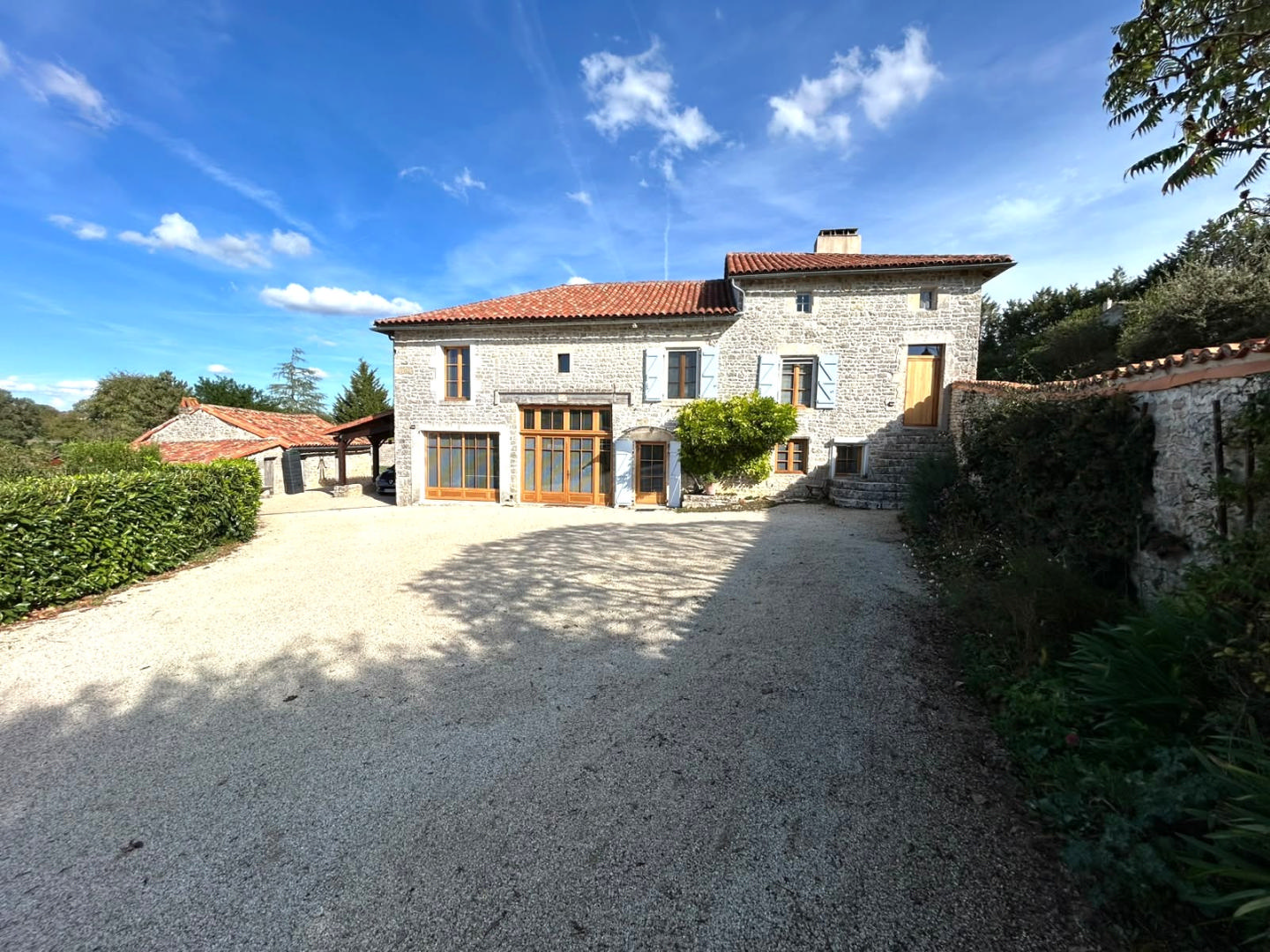 Near Verteuil, Charming Old Stone Detached Village House, Views, Remarkable Country Gardens