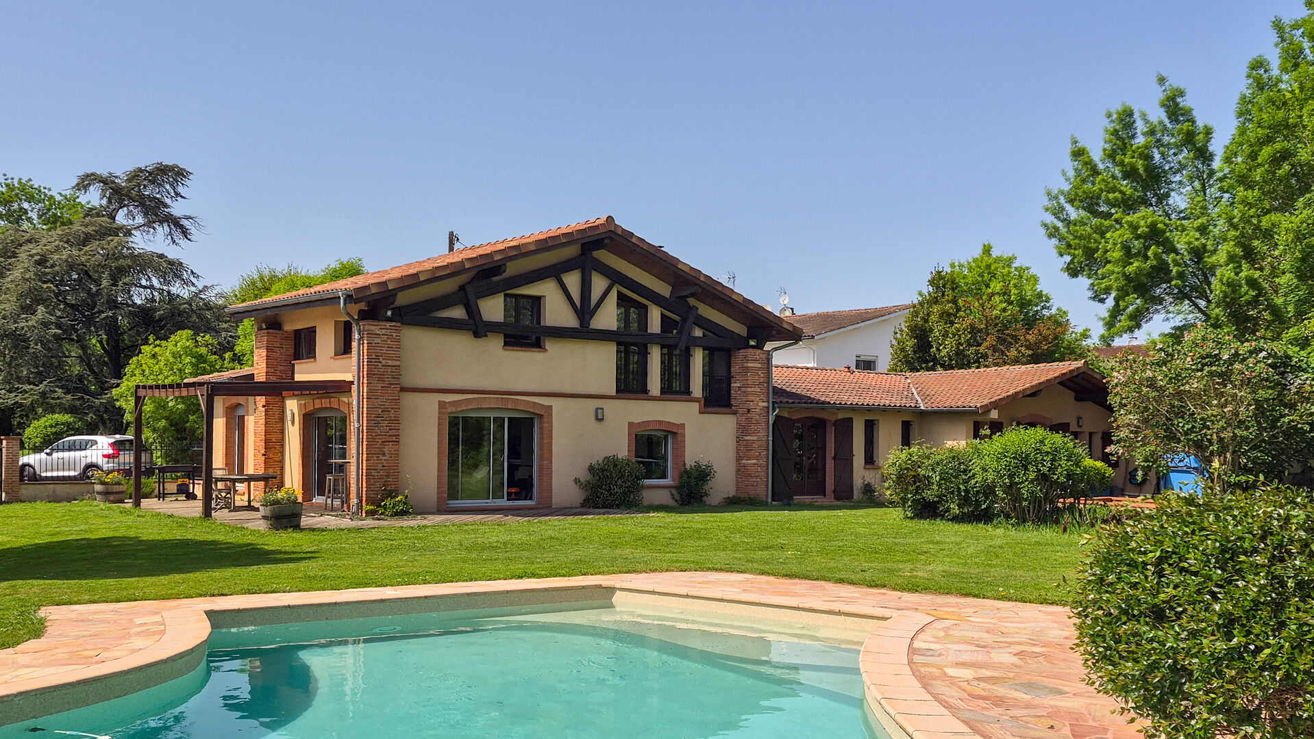 Charming Family Home with Generous Gardens on the Doorstep of Toulouse