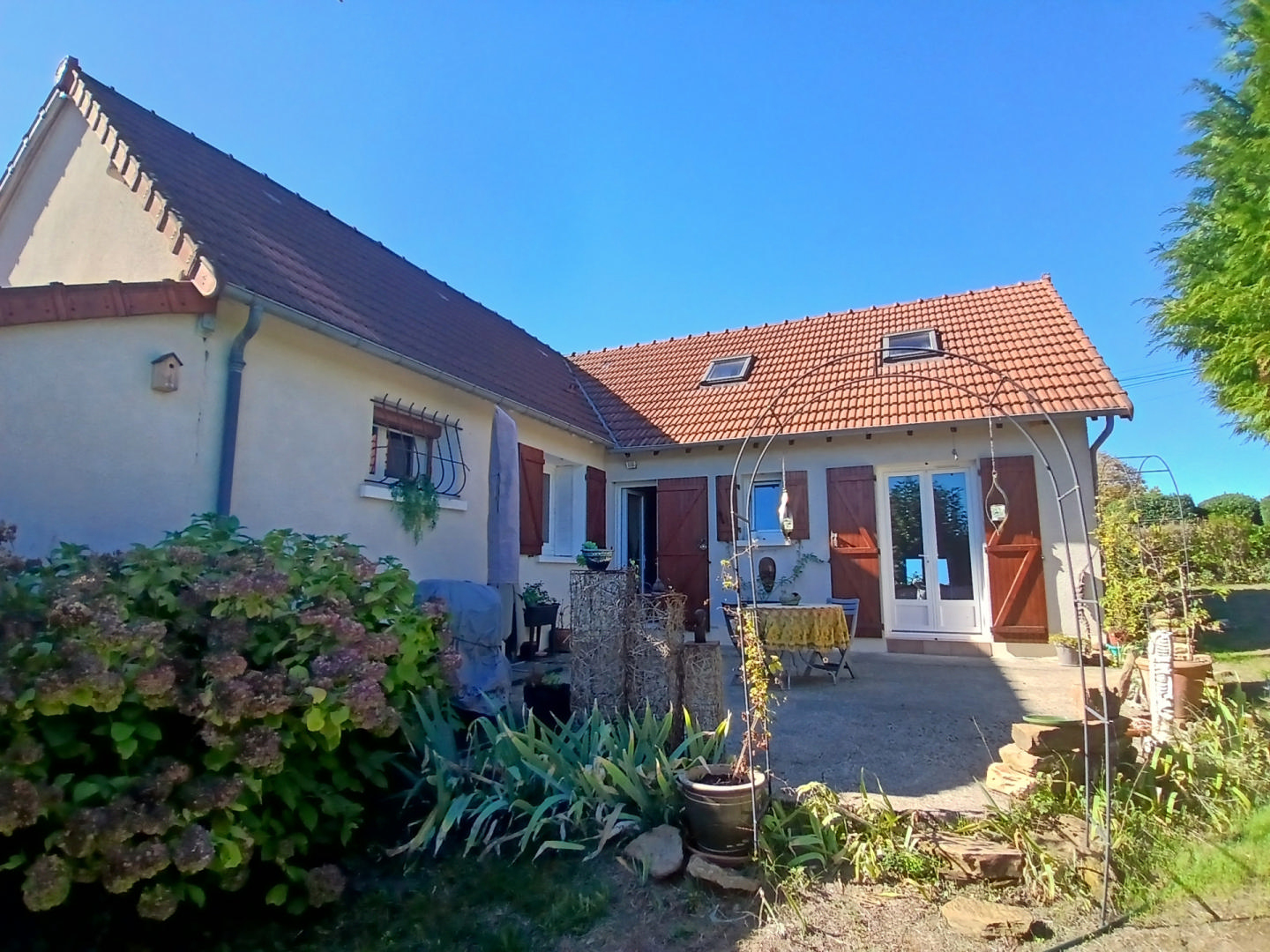 House in Saint-Pierre-de-Frugie - Image 2