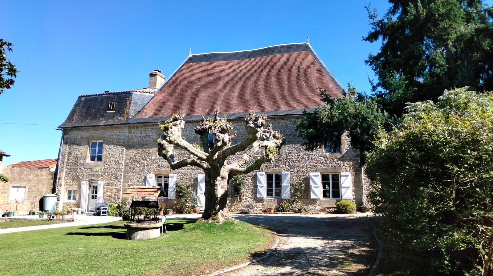 Historic 17th Century Manor House, Pool, Barn, Vienne
