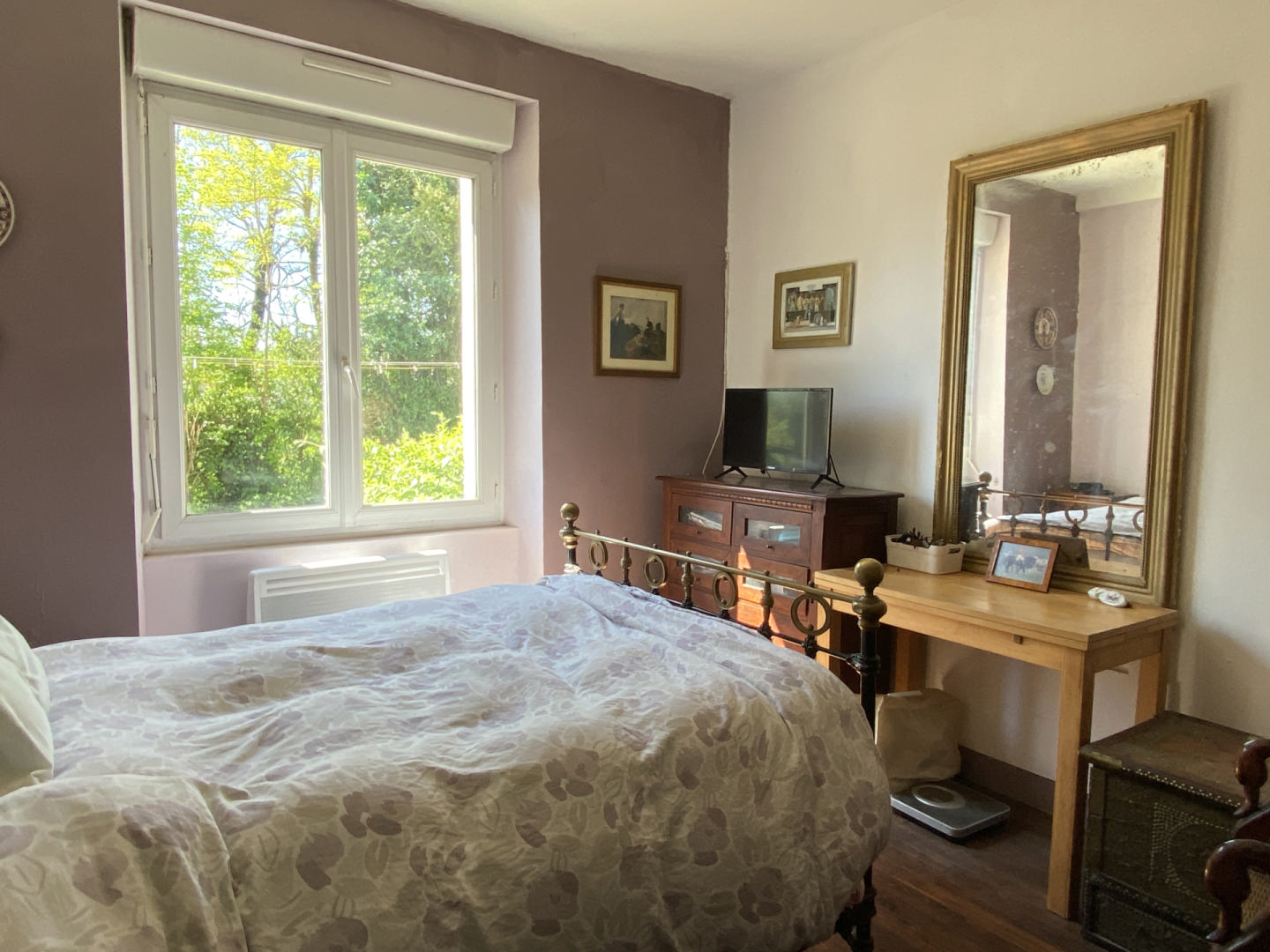 Riverside Character Property with Superb Equestrian Facilities and Income Potential