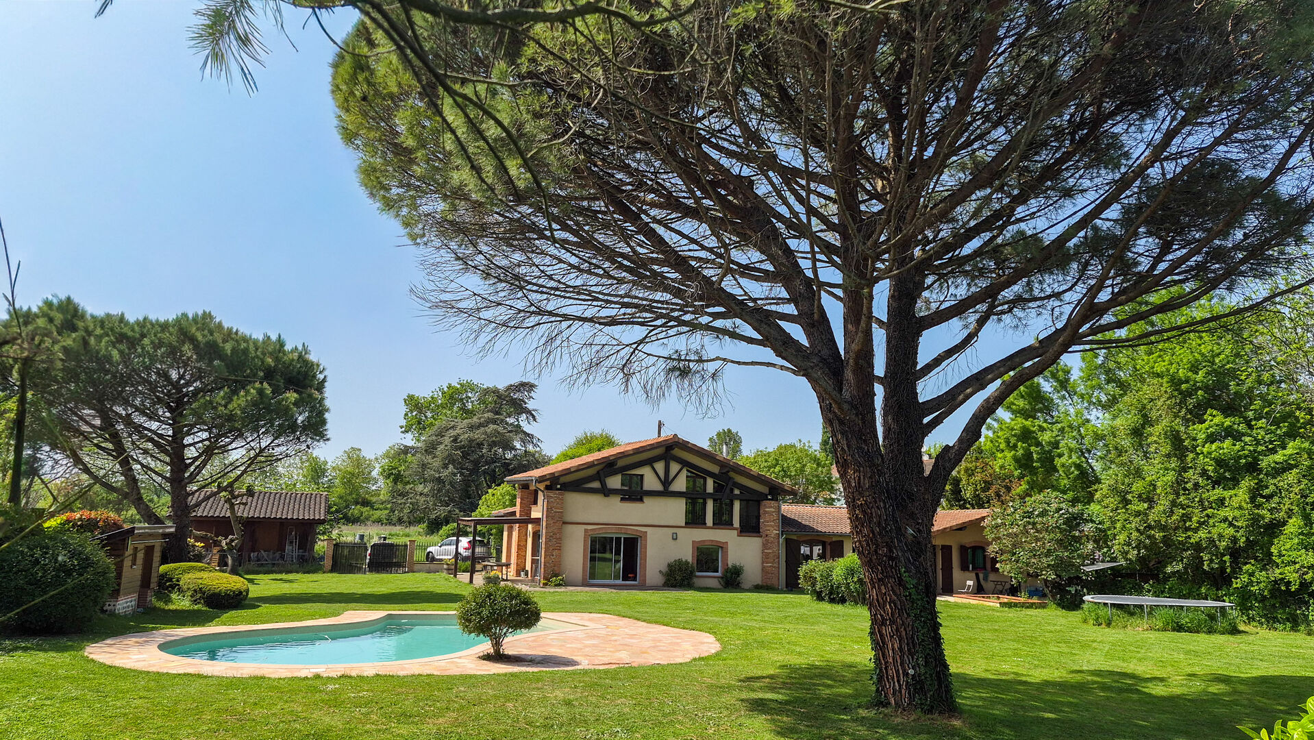 Charming Family Home with Generous Gardens on the Doorstep of Toulouse