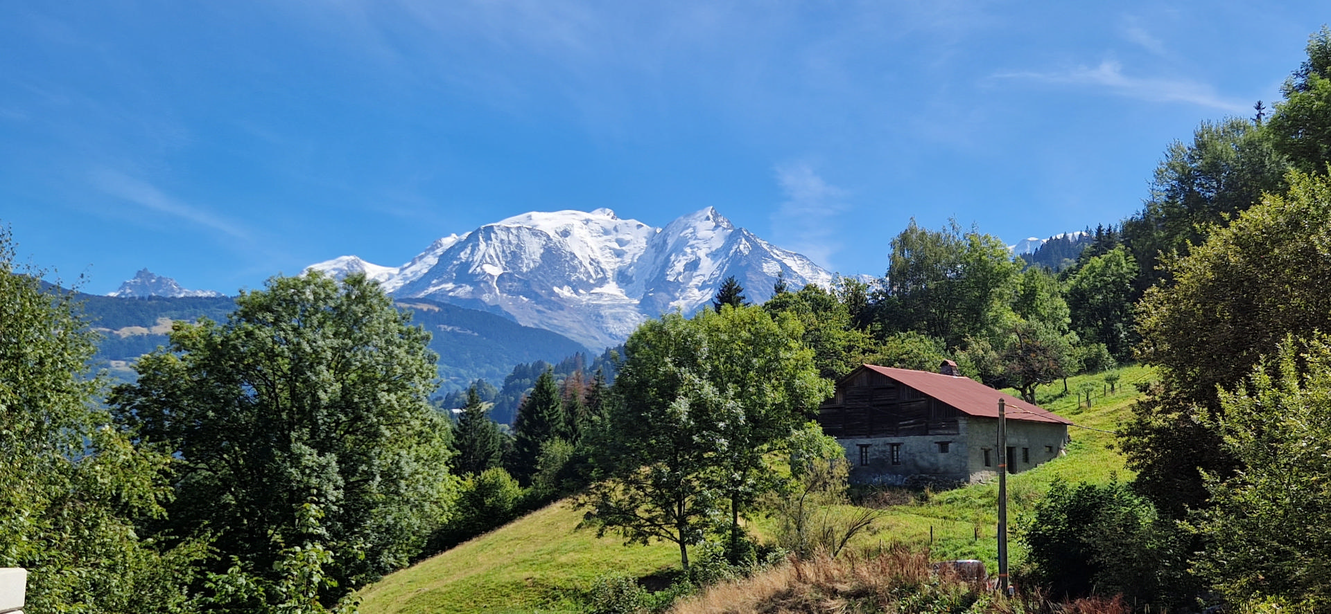 For Sale : 4 bedrooms Ski Chalet near COMBLOUX, Haute-Savoie