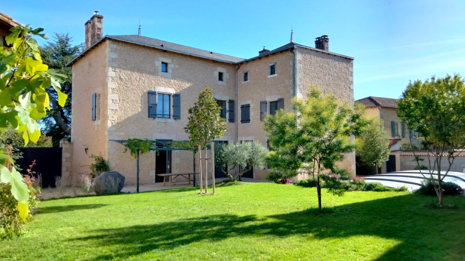 Rustic Old Stone Village Farmhouse, Restored, 7 bedrooms, 7 bathrooms, Walk to Shops and Restaurants, Pool, Stone Outbuildings, Barns