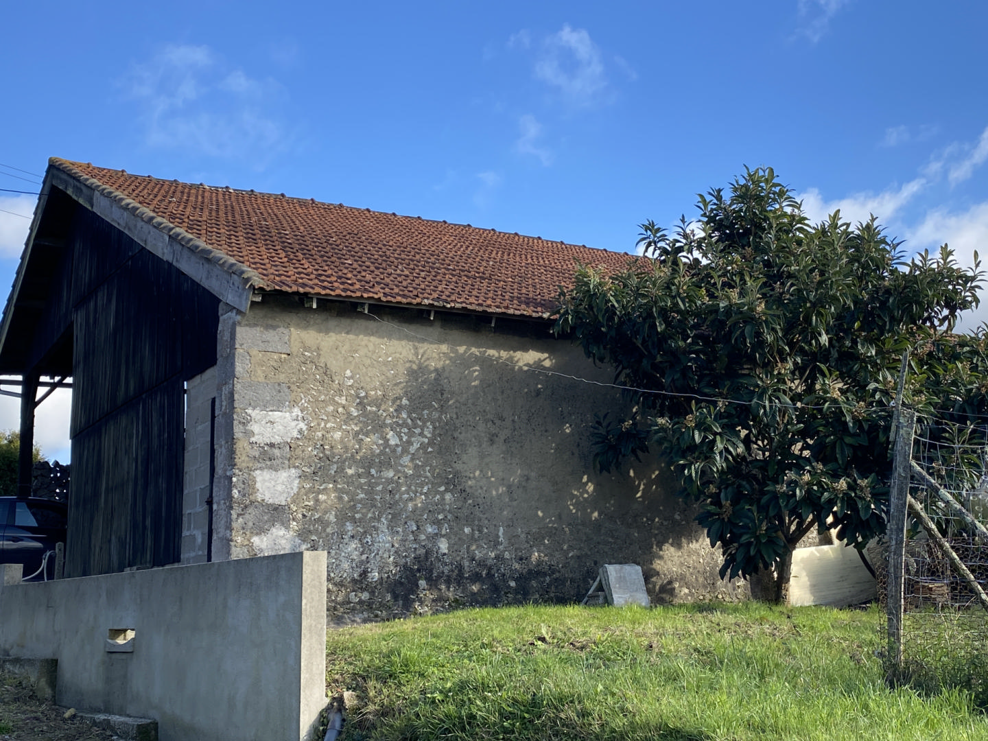 Charming Country House for Sale just 35 minutes from Bordeaux