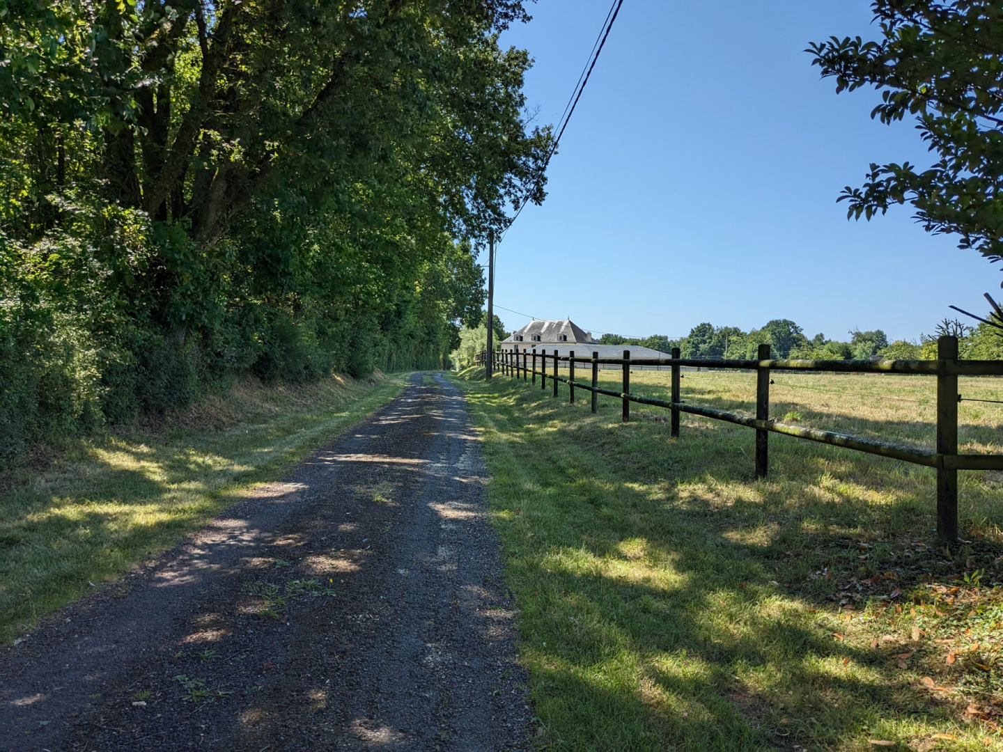 Elegant Maison de Maître with Guest Cottage, Pool &amp; 21 acres in Vienne