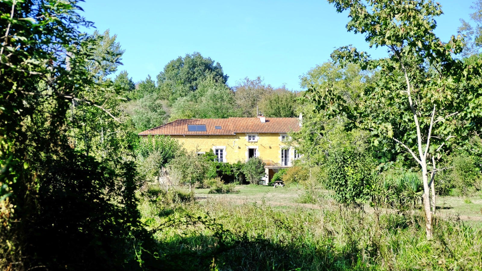 House in Champagne-Mouton - view 1