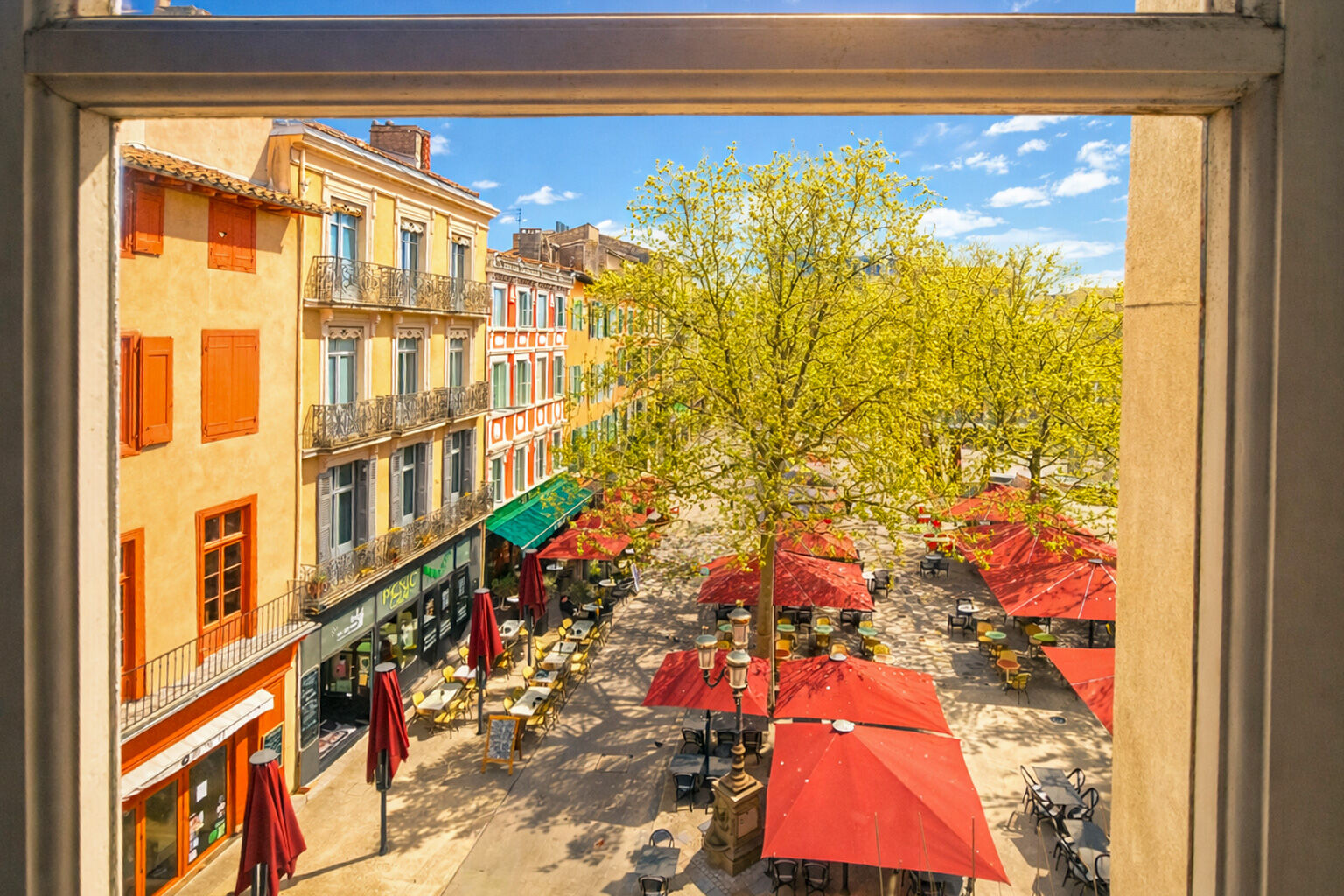 Charming 2 Bedroom 2nd Floor Apartment in the Heart of Carcassonne