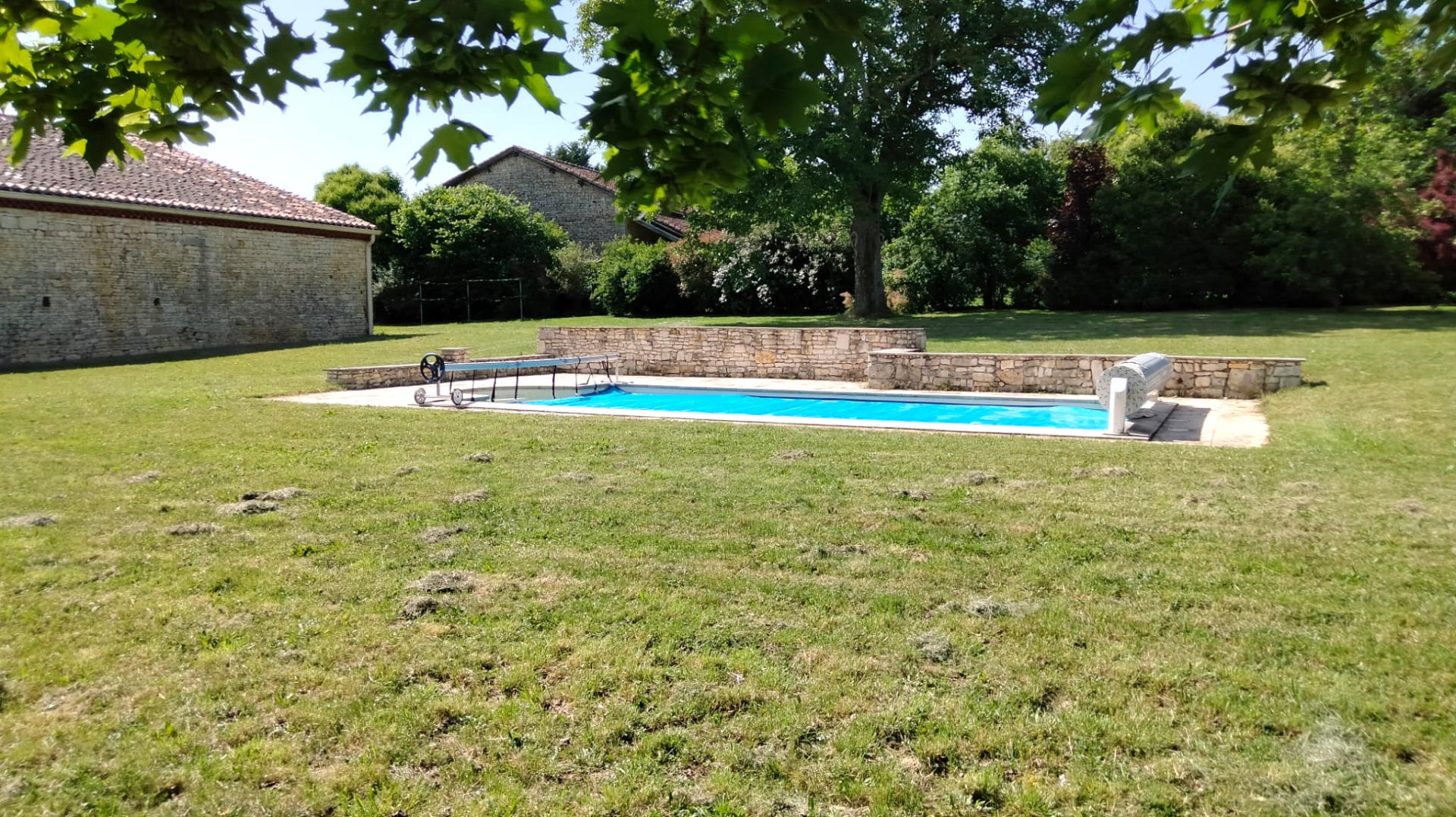 Old Stone Longère, Guesthouse, Vast Barn, Pool, Views, Near Angoulême
