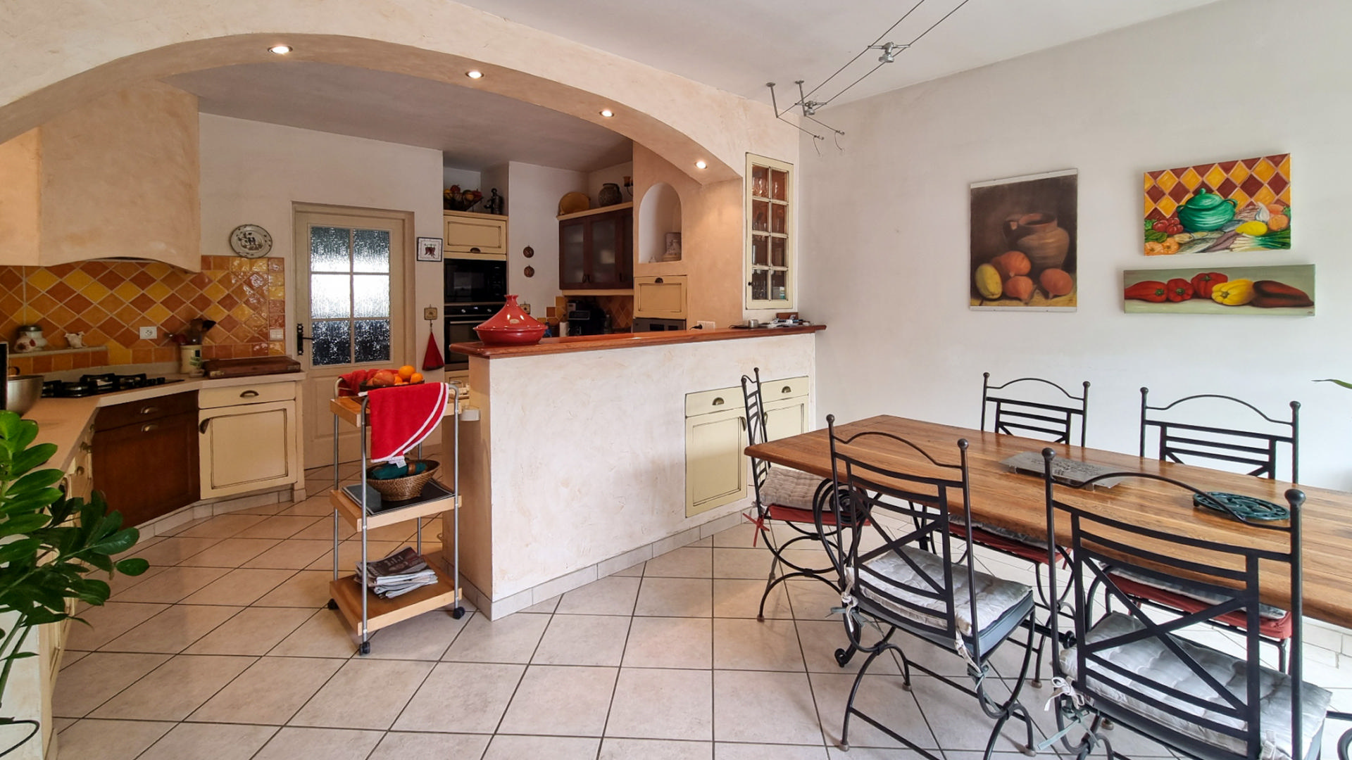 Spacious Countryside Residence with Pyrenean Views, Outbuildings, and Development Potential – Between Fanjeaux and Mirepoix
Spacious Countryside Residence with Pyrenean Views, Outbuildings, and Development Potential – Between Fanjeaux and Mirepoix