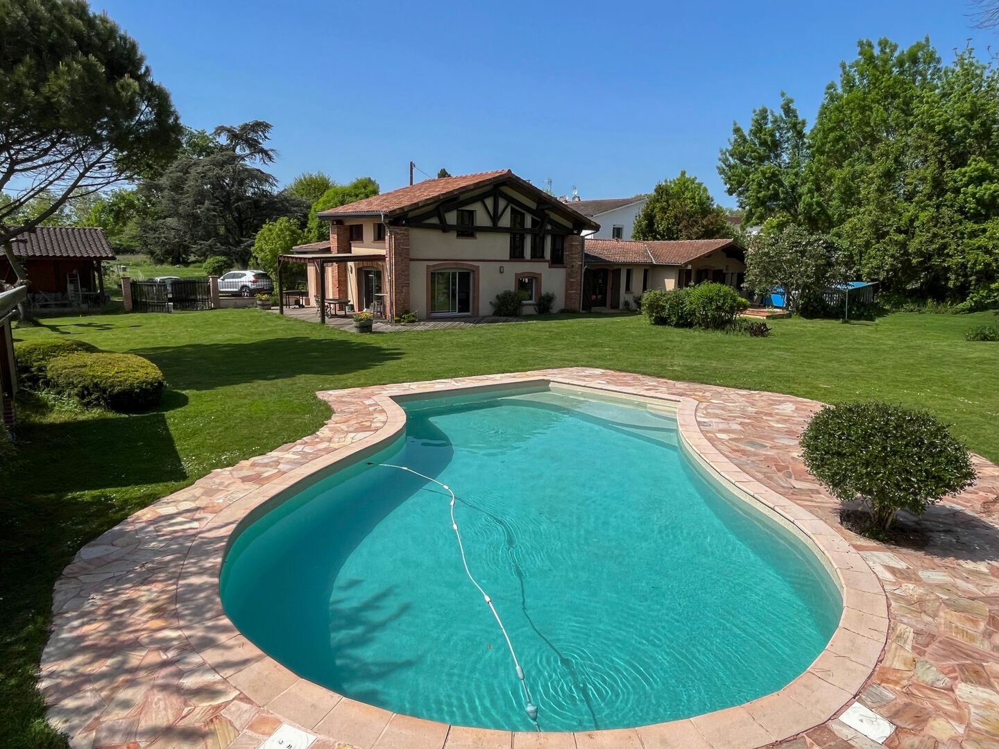 Charming Family Home with Generous Gardens on the Doorstep of Toulouse