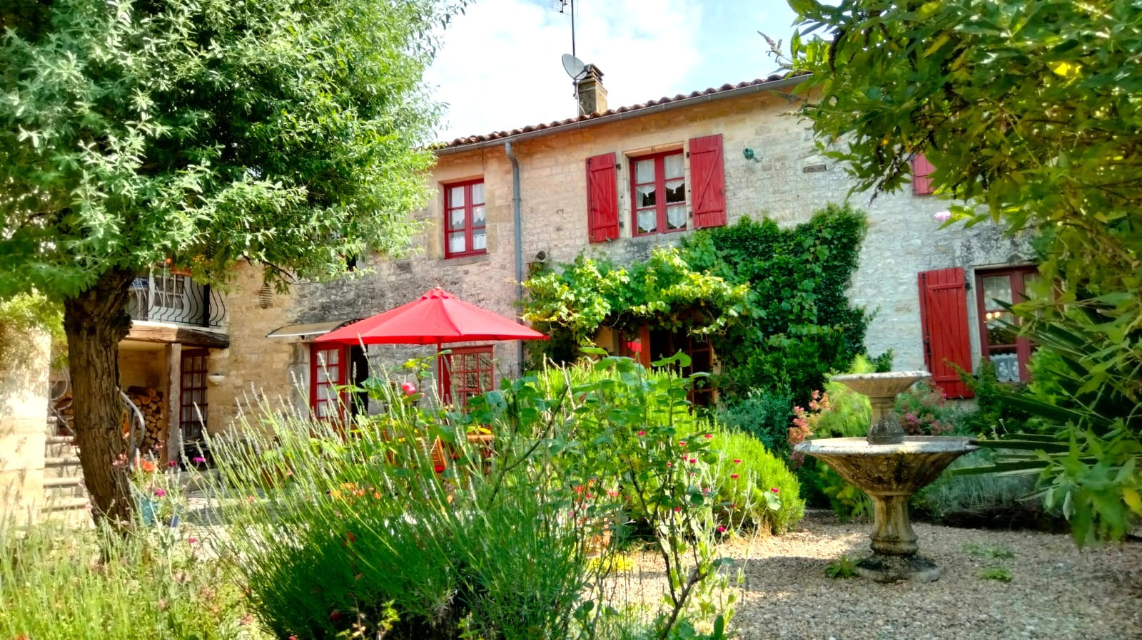 Old Stone Cottage, Pretty Village, 3 Bedrooms