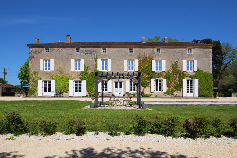 House in Saint-Fraigne - Image 2