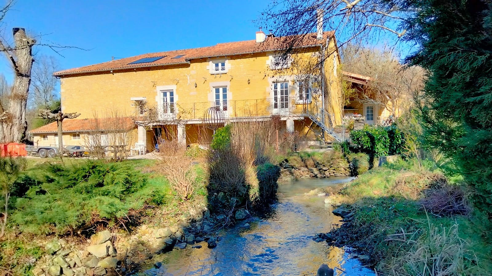 Charente. Watermill, 8 Ha, Stream, Lake, Waterfall, Woodland, Guest House