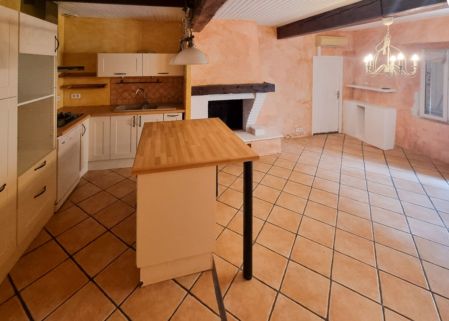 4-Bedroom Village House with Garage and Large Terrace with Panoramic Vineyard Views
