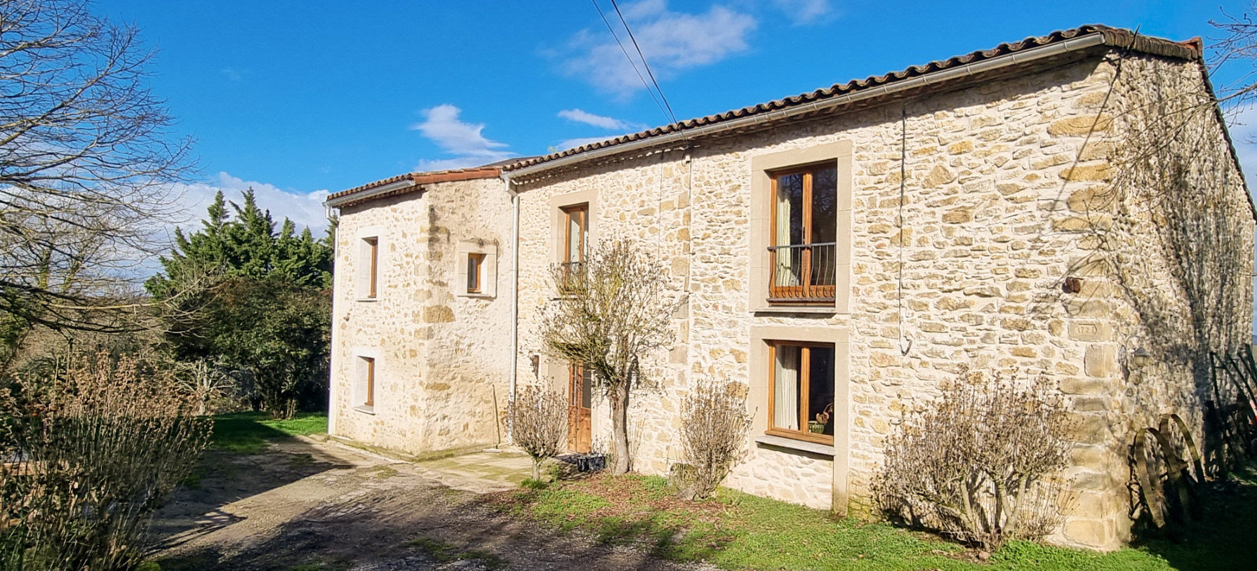 Beautifully Renovated Stone Farmhouse with Land, Views &amp; Privacy – 10 Minutes from Mirepoix