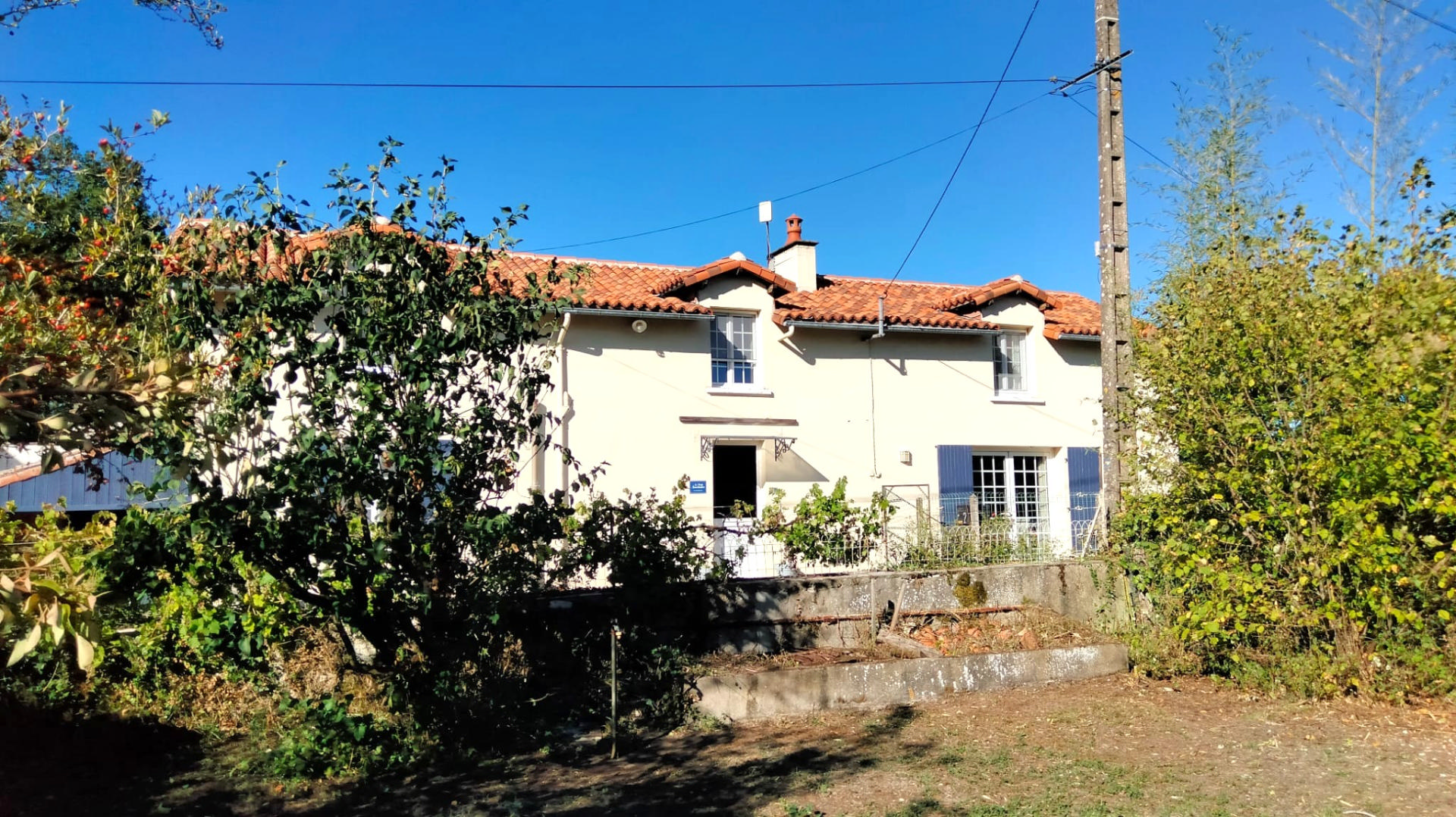House in Usson-du-Poitou - Image 3