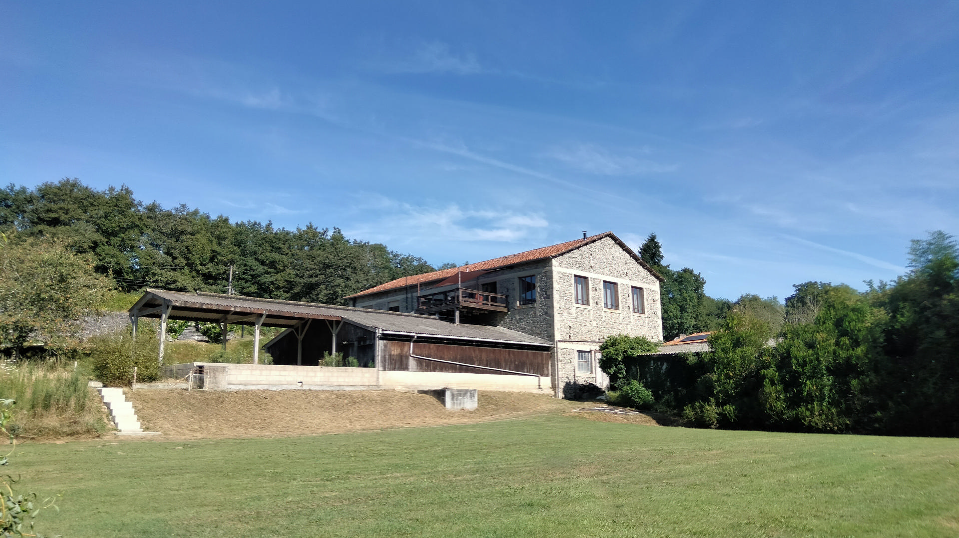 Old stone, Riverside, New York syle Loft ,4 Beds, 2.5 HA, Views, Outbuildings, Lessac (86)