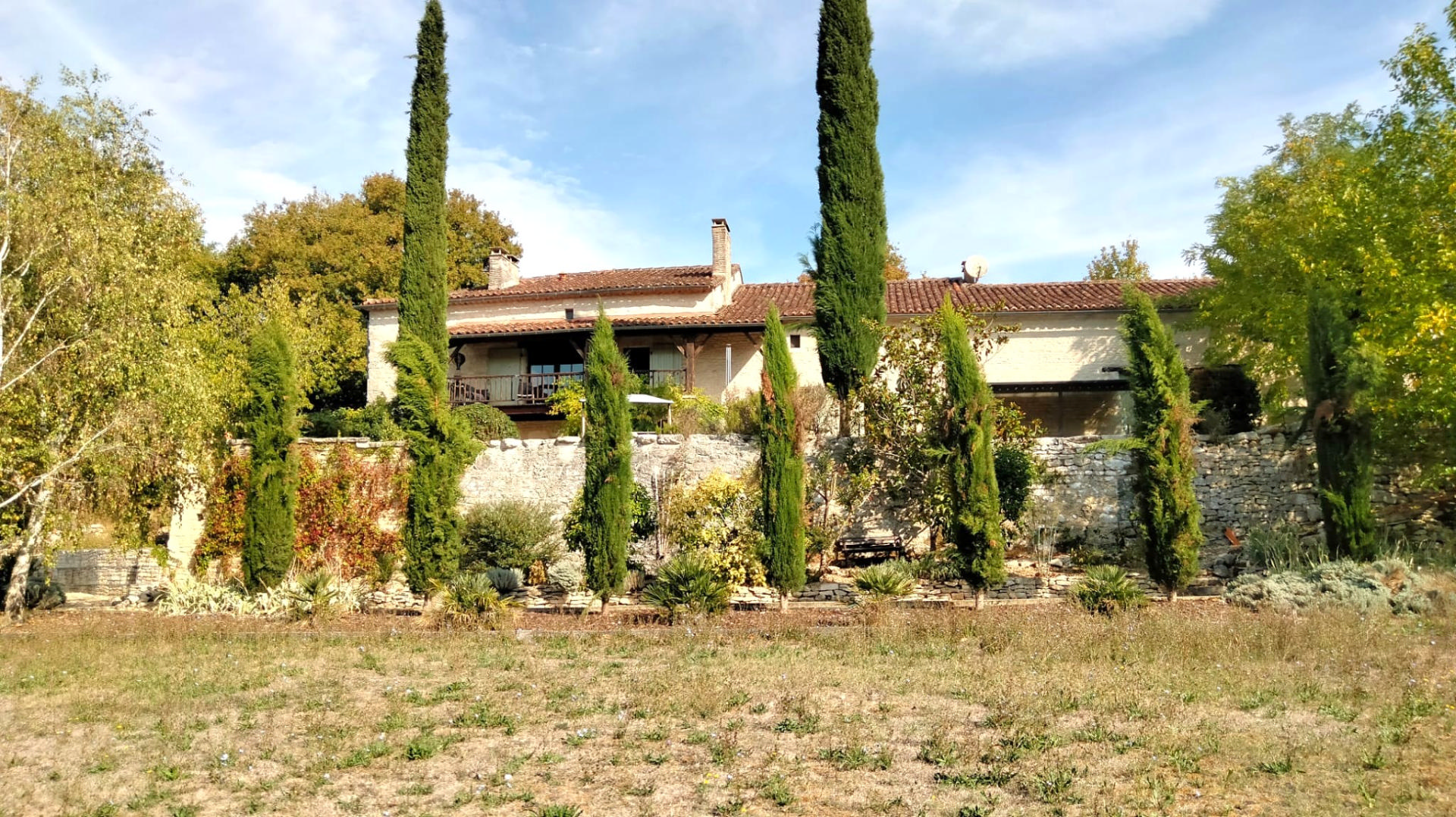 House in Saint-Ciers-sur-Bonnieure - Image 2