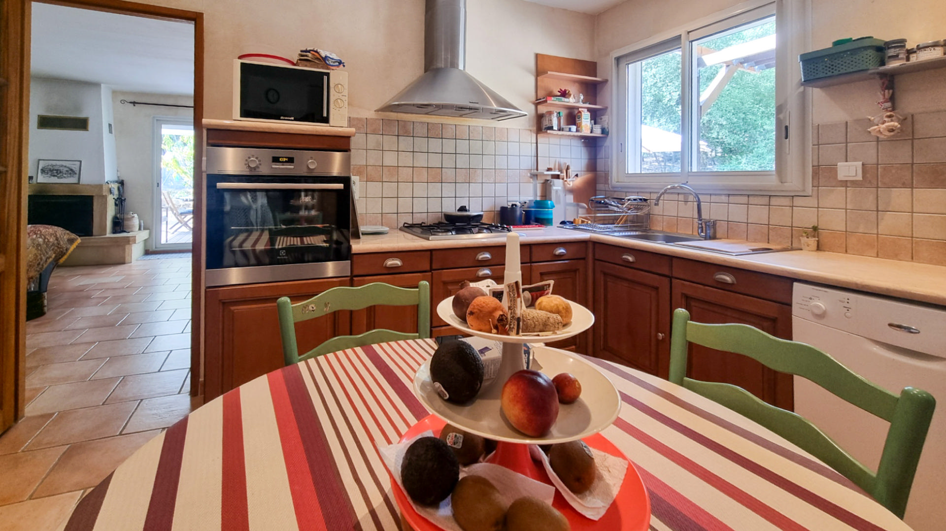 4 bedroom villa in sought after area of Carcassonne, Montlegun. Views and easy access to all ameneties