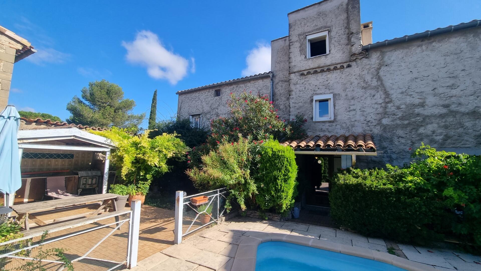 Charming Historic stone Village Home with Garden, Pool &amp; Outbuildings — Just 5 Minutes from Carcassonne